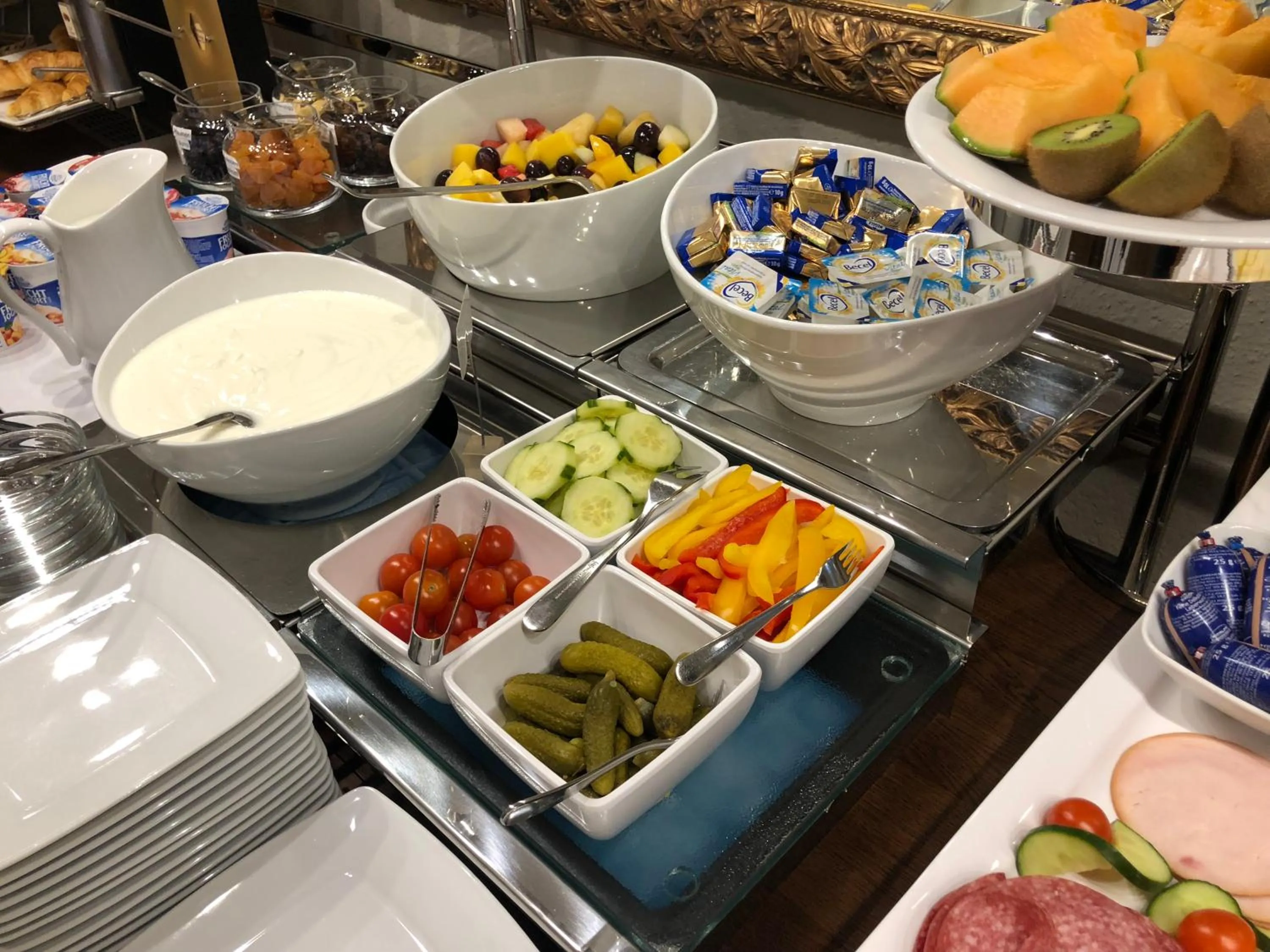 Buffet breakfast in Hotel Wagner im Dammtorpalais
