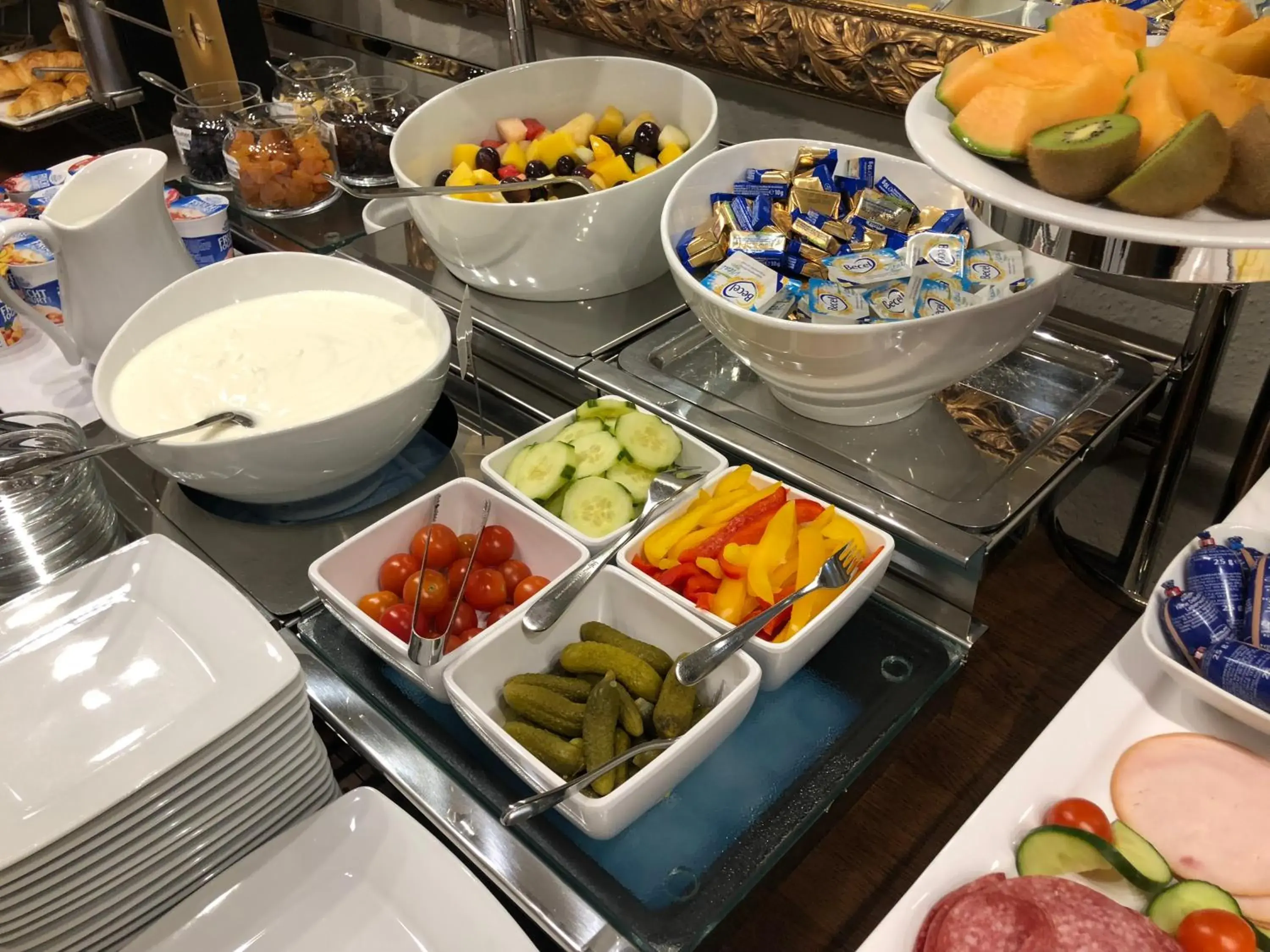 Buffet breakfast, Food in Hotel Wagner im Dammtorpalais