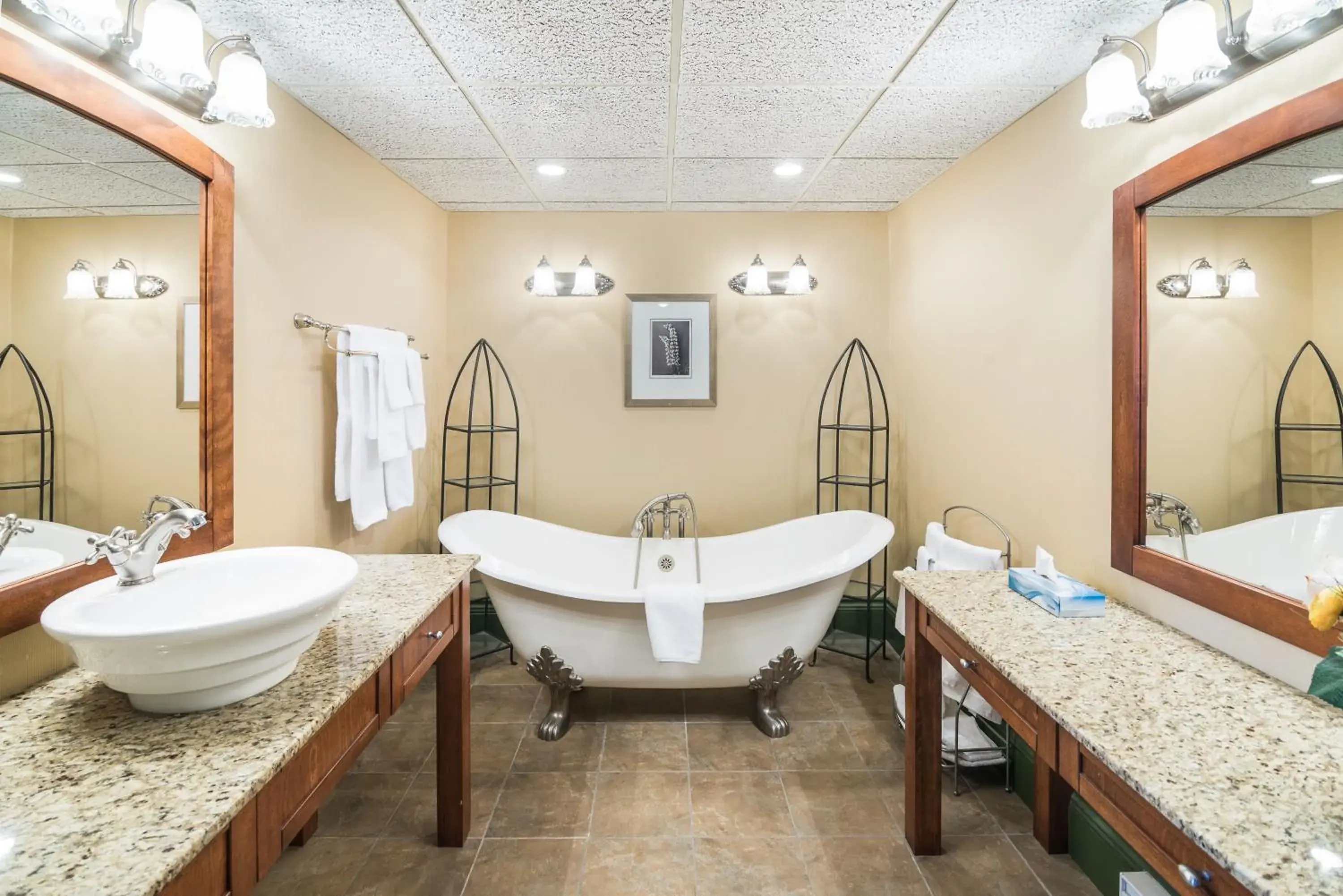 Bathroom in Ramada by Wyndham Thunder Bay Airlane Hotel