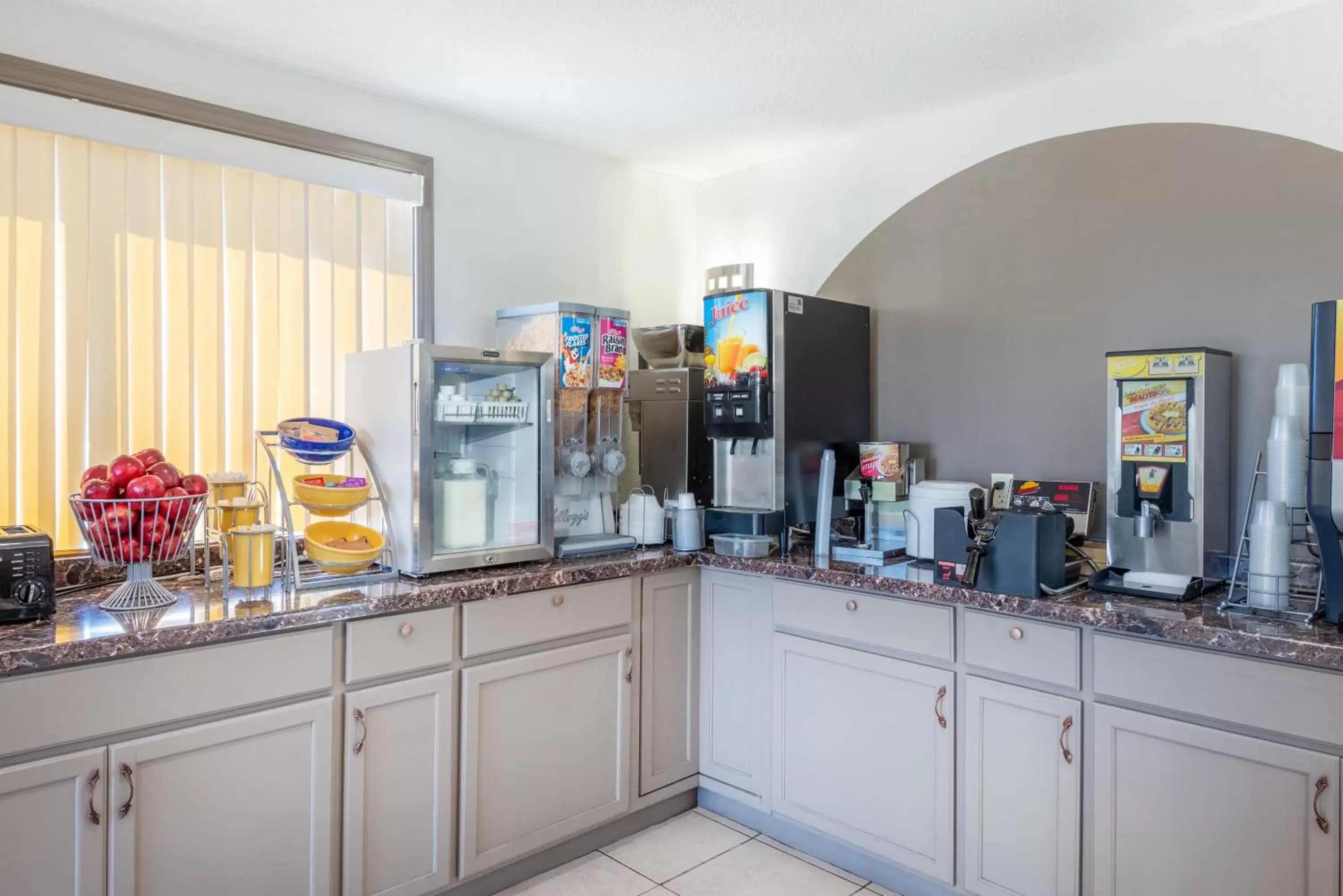 Breakfast in Days Inn by Wyndham Somerset PA I-70 I-76 Breakfast in Days Inn by Wyndham Somerset PA I-70 I-76