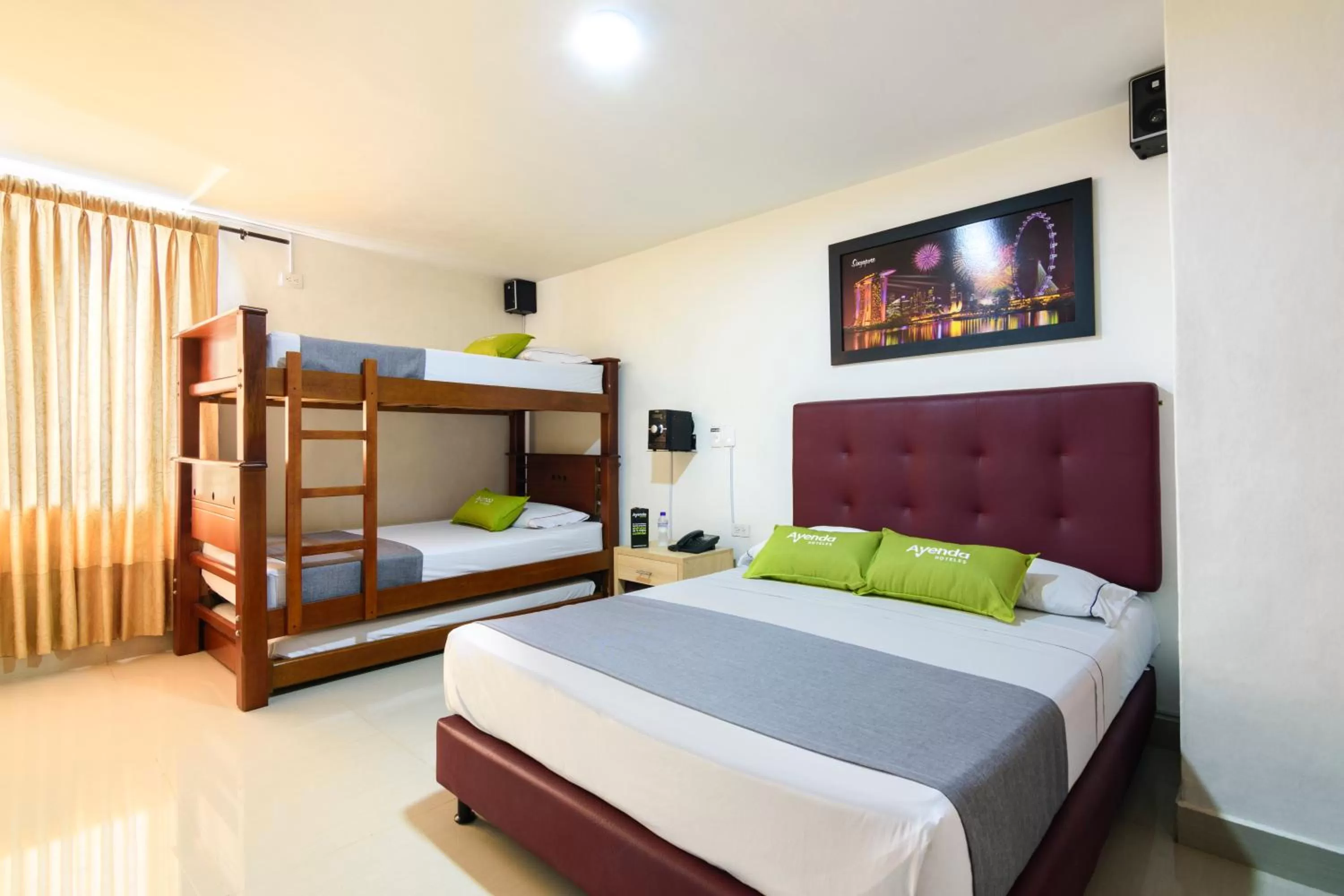 Twin Room in Hotel Colombia Avenida