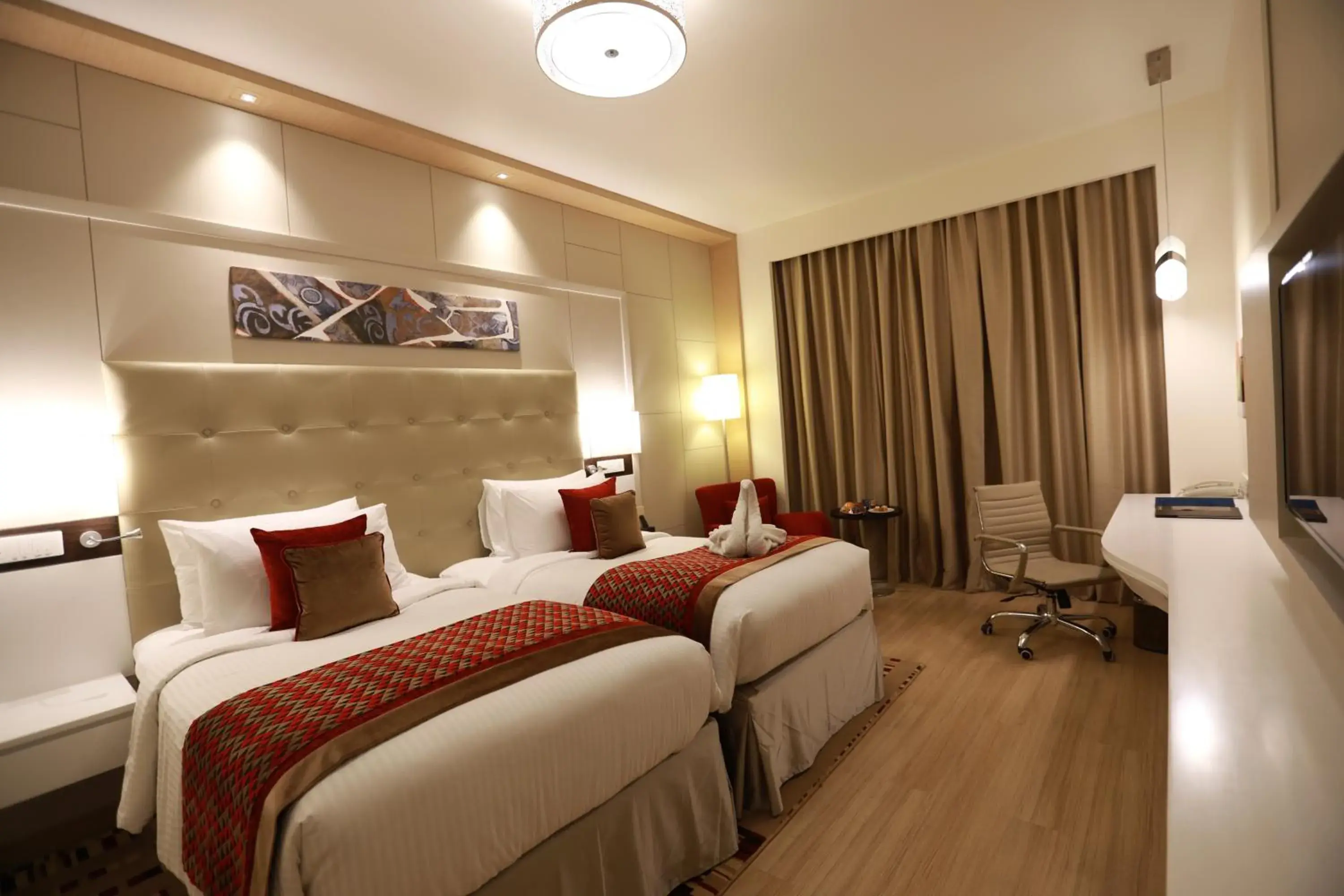 Bed in Radisson Blu Pune Hinjawadi