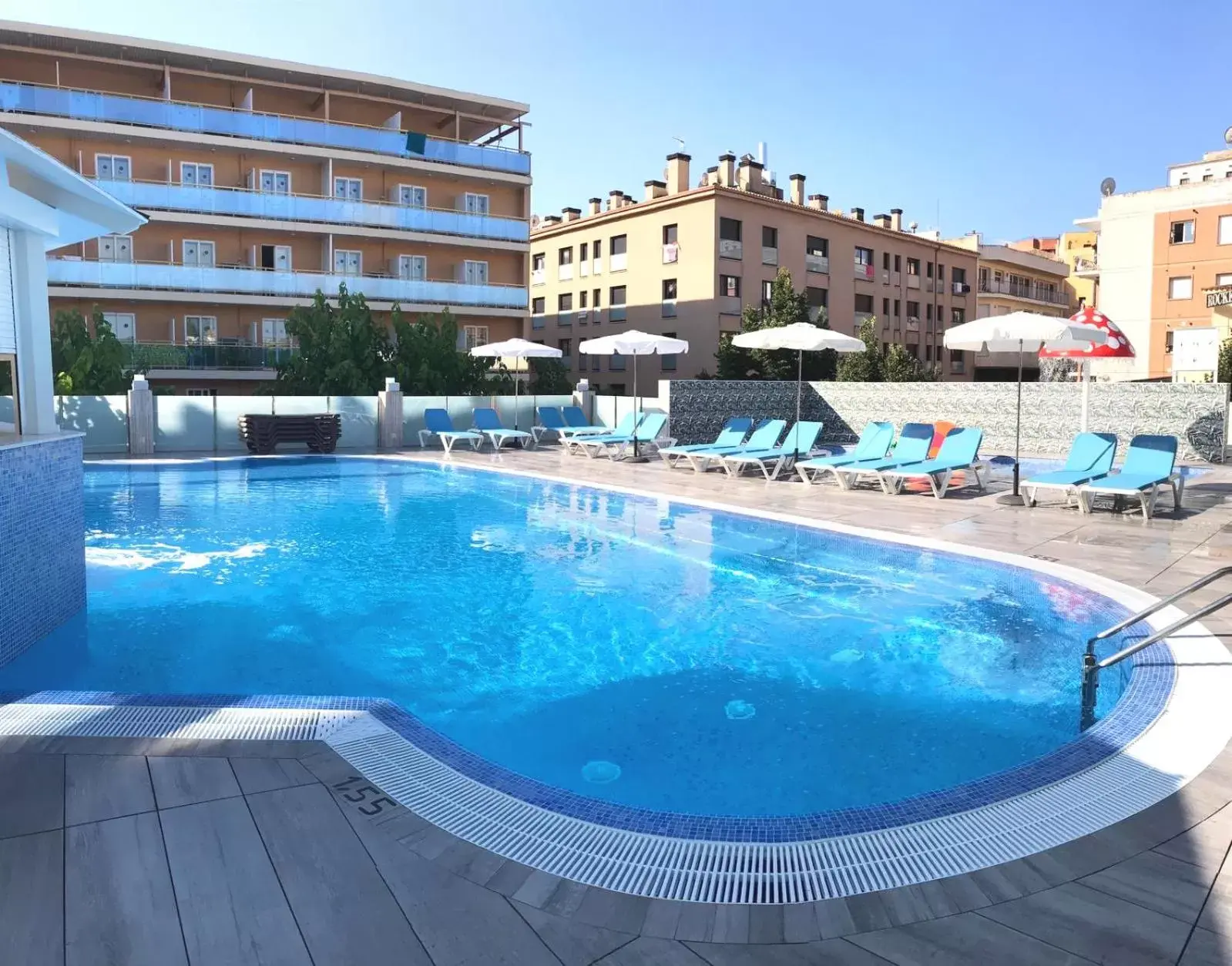 Swimming Pool in Hotel Maria del Mar