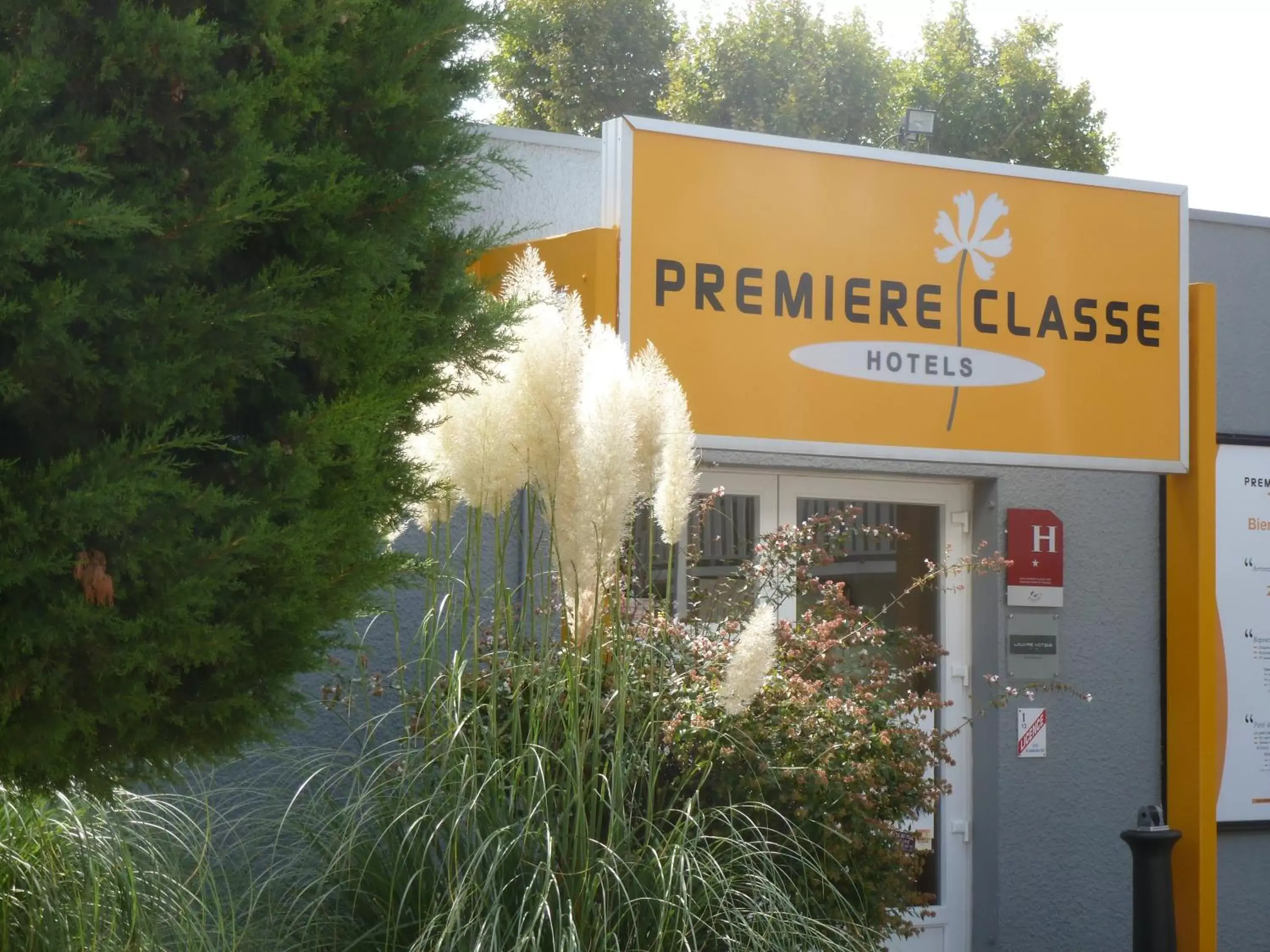 Facade/entrance in Première Classe Martigues