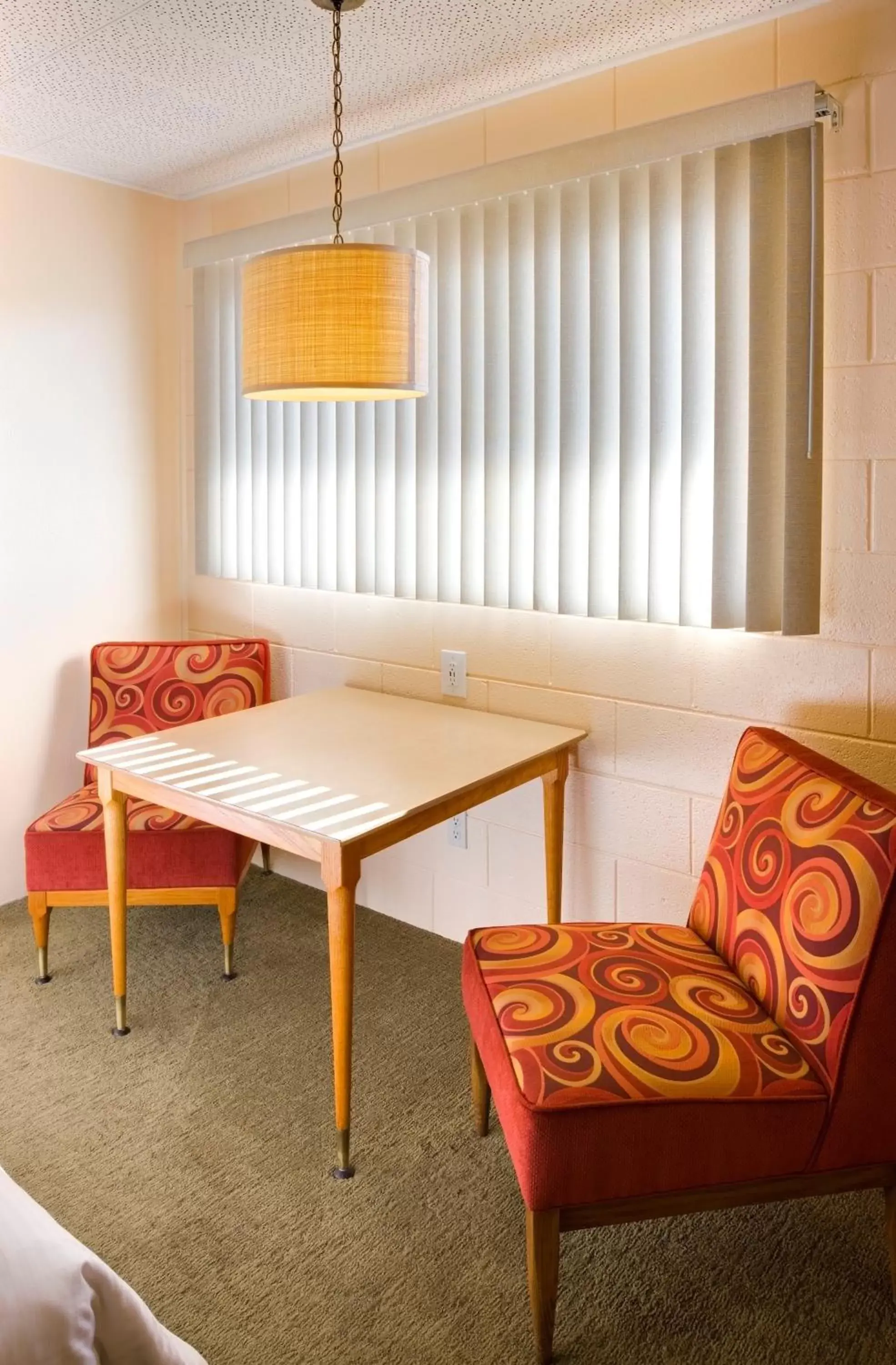 Photo of the whole room, Seating Area in Sunset Motel Moriarty