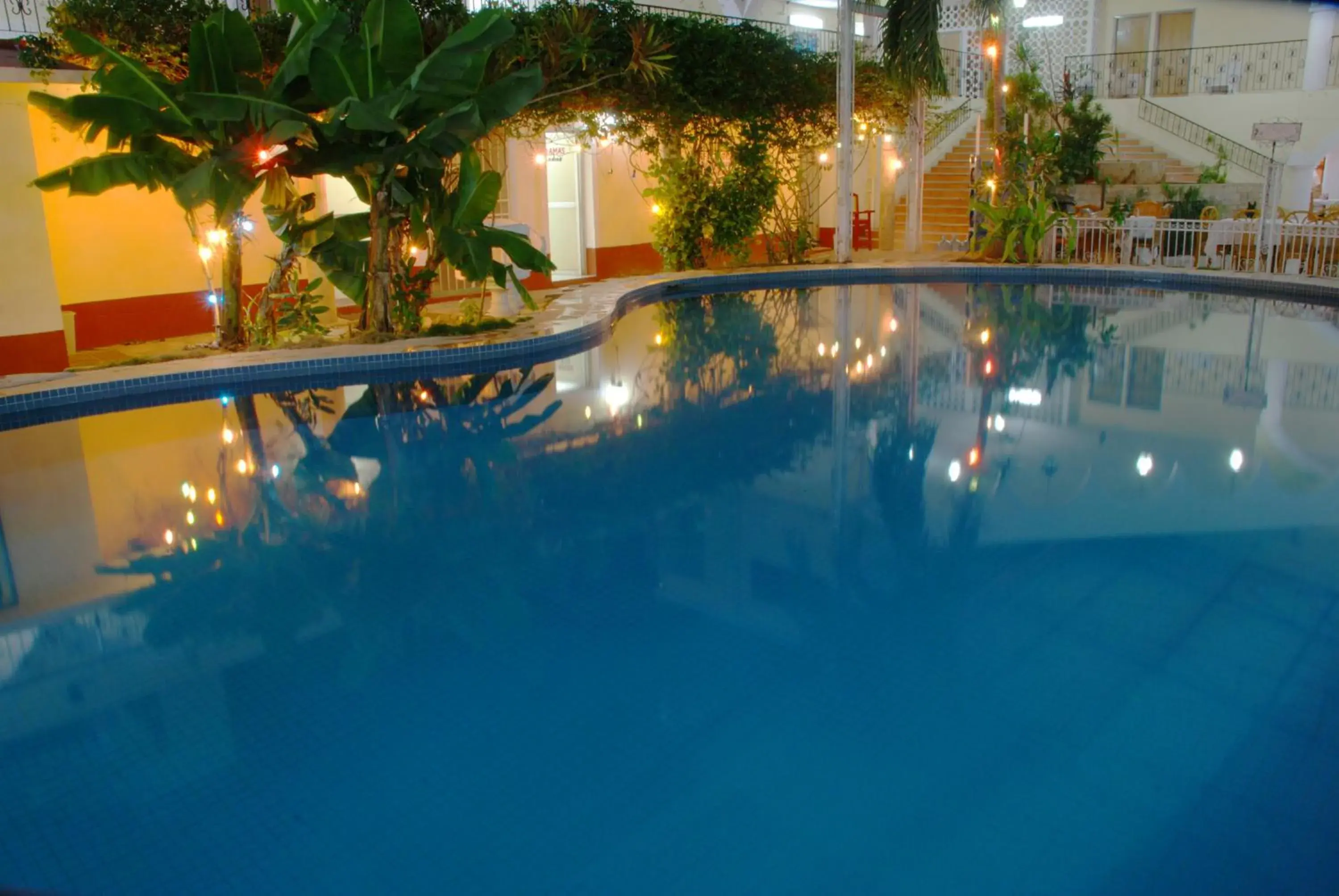 Swimming Pool in Hotel María de la Luz by Rotamundos