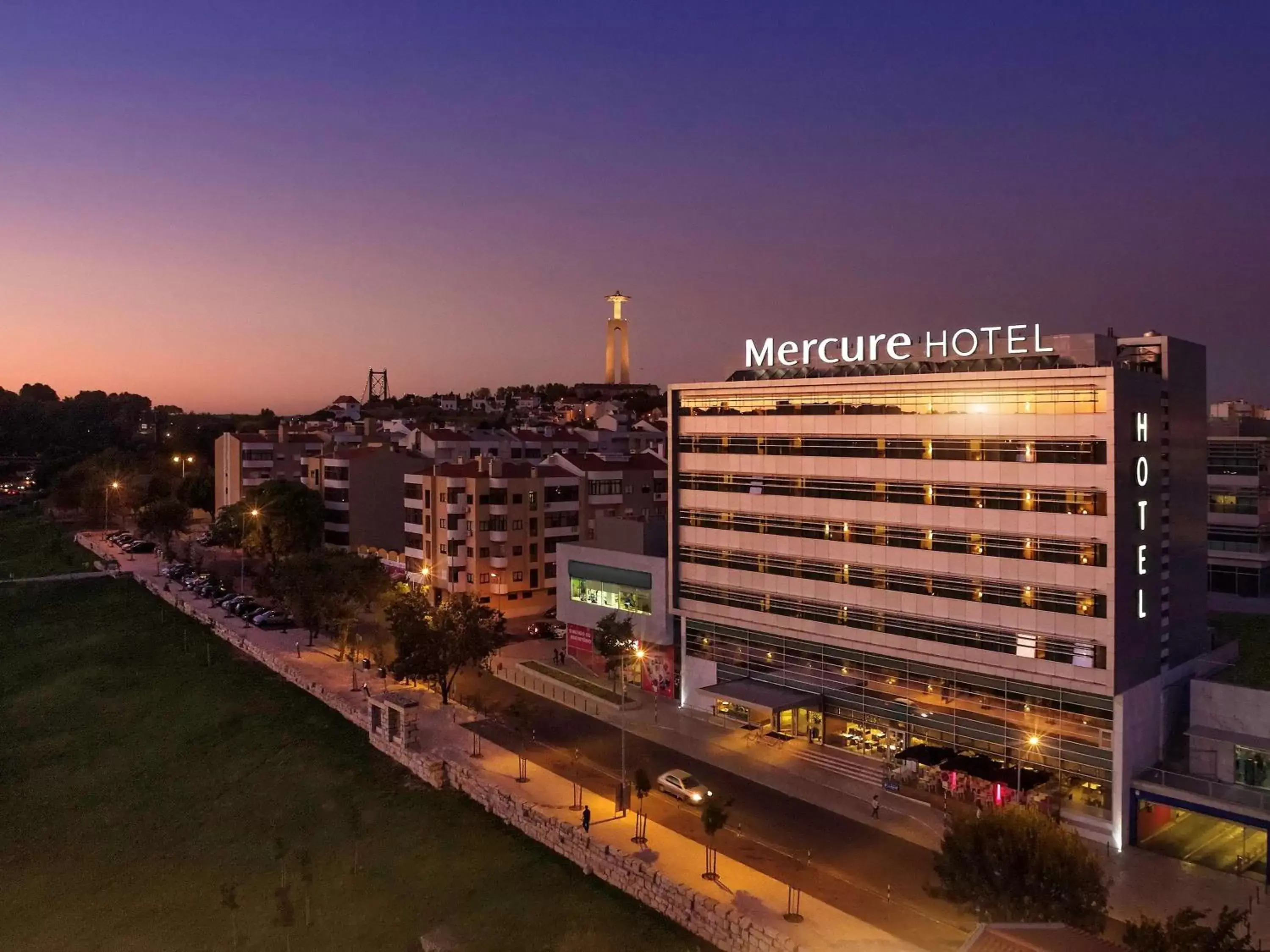 Property building in Mercure Lisboa Almada