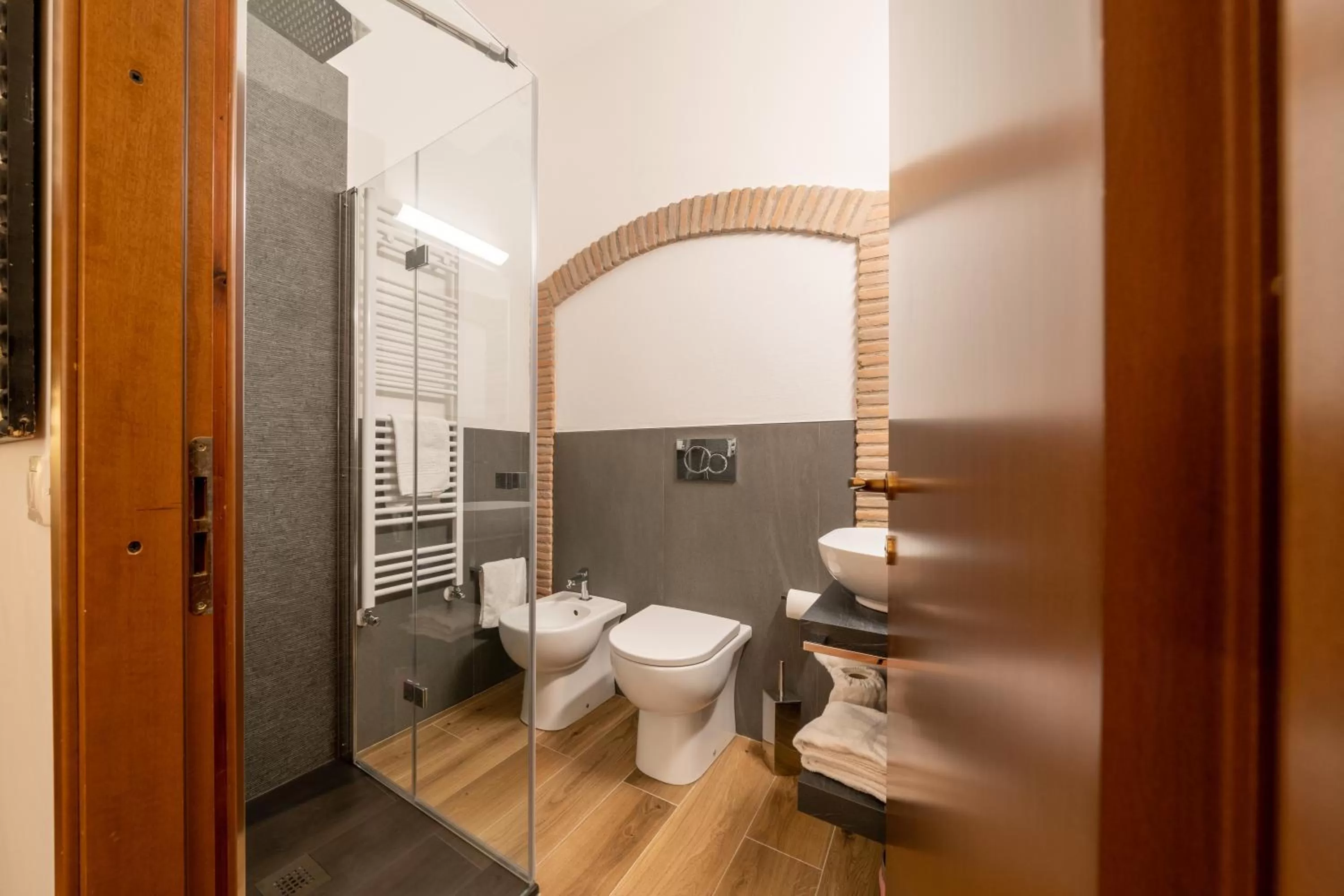 Shower in Affittacamere Valentina