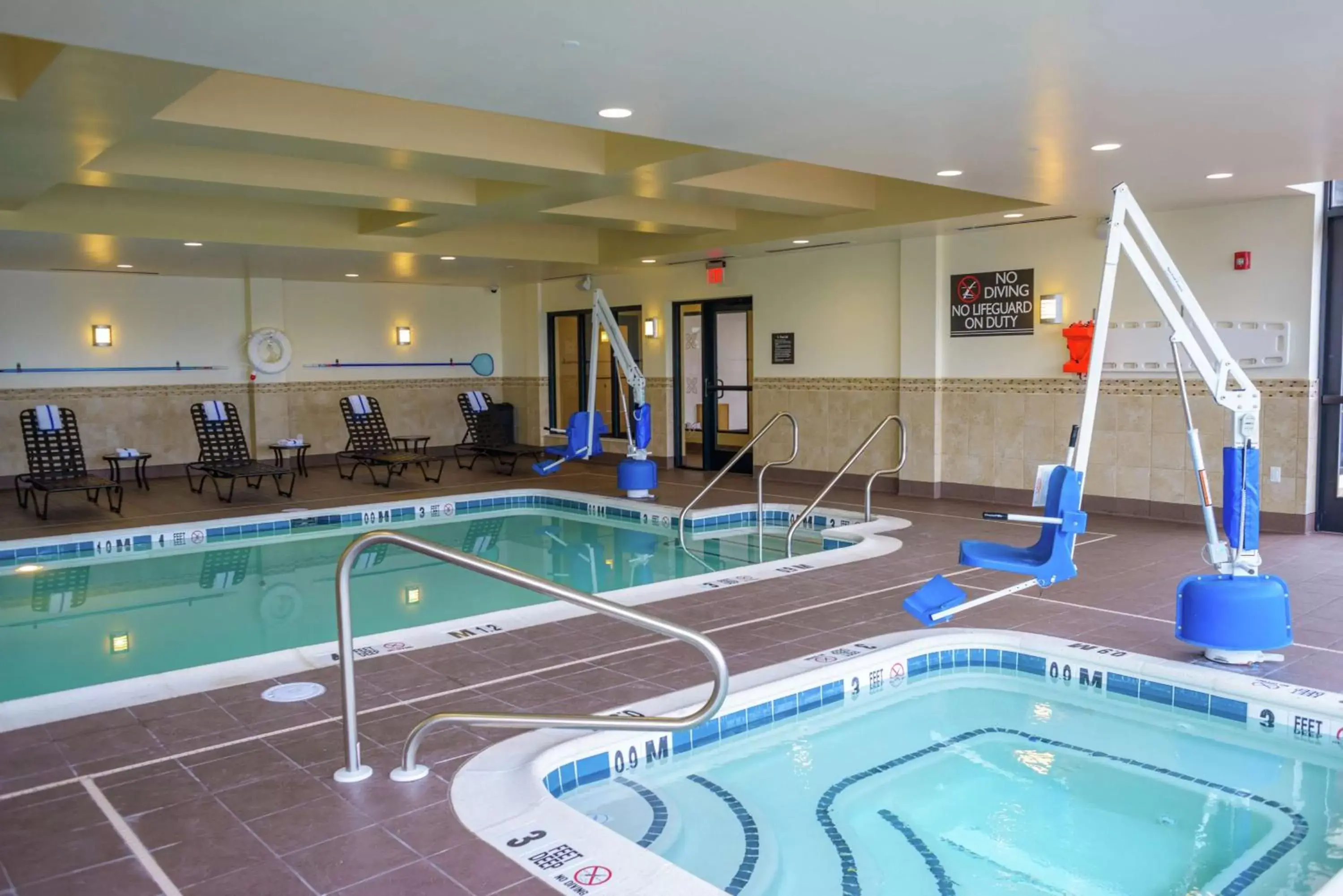 Hot Tub, Swimming Pool in Hilton Garden Inn Exton-West Chester