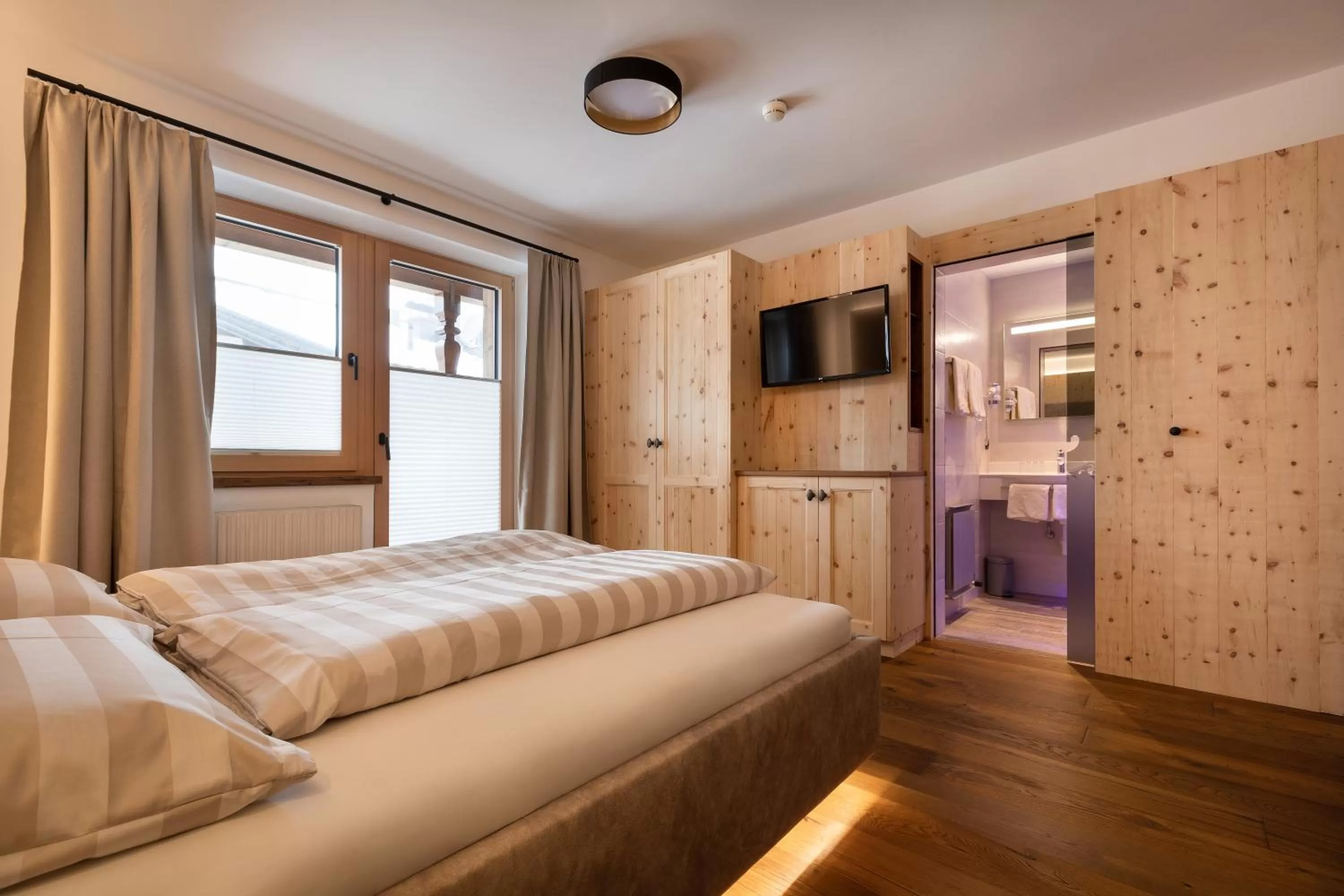 Photo of the whole room, Bed in Hotel Garni Landhaus Platzer