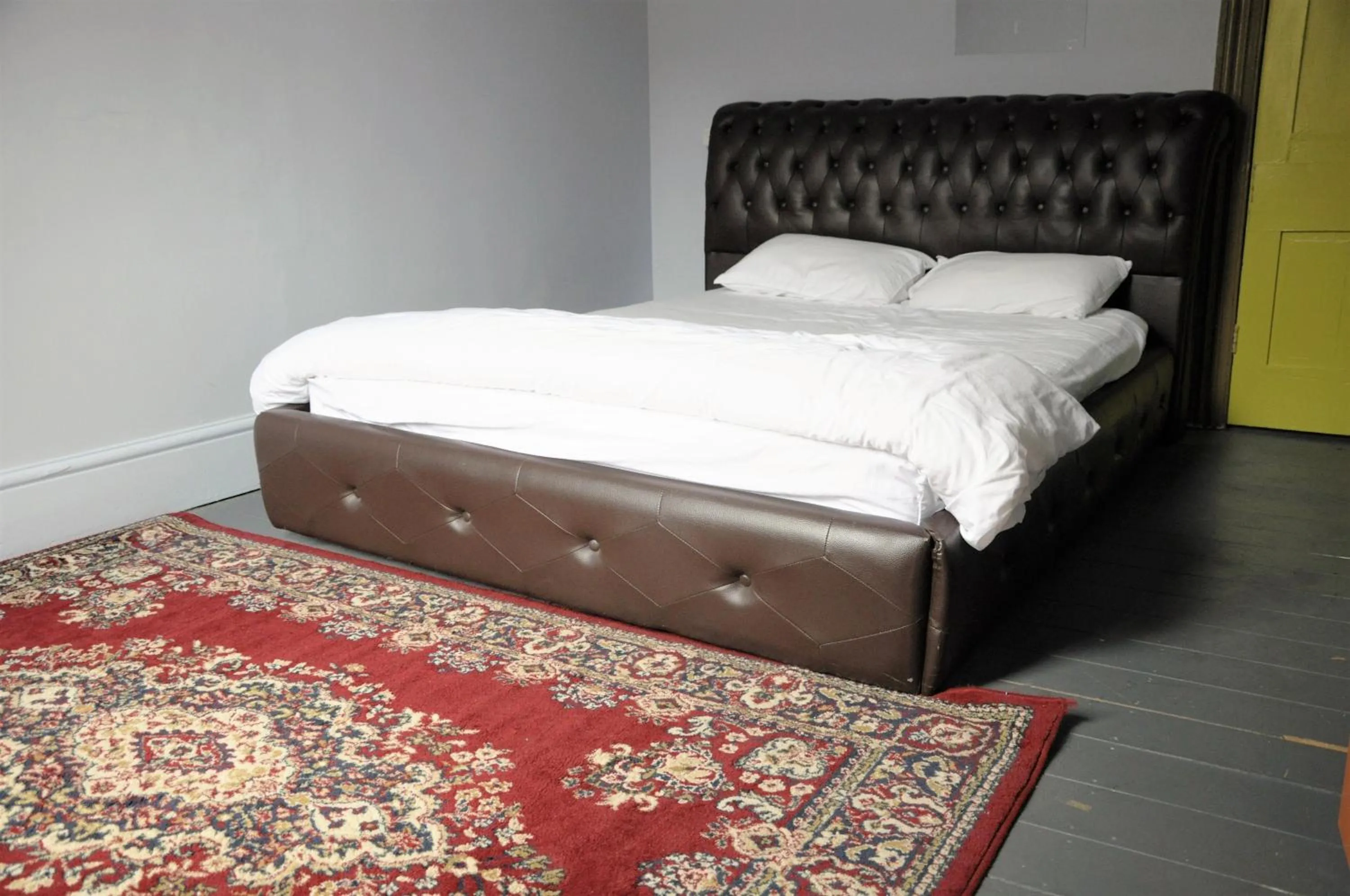 Bed in Backpackers Imperial Hotel