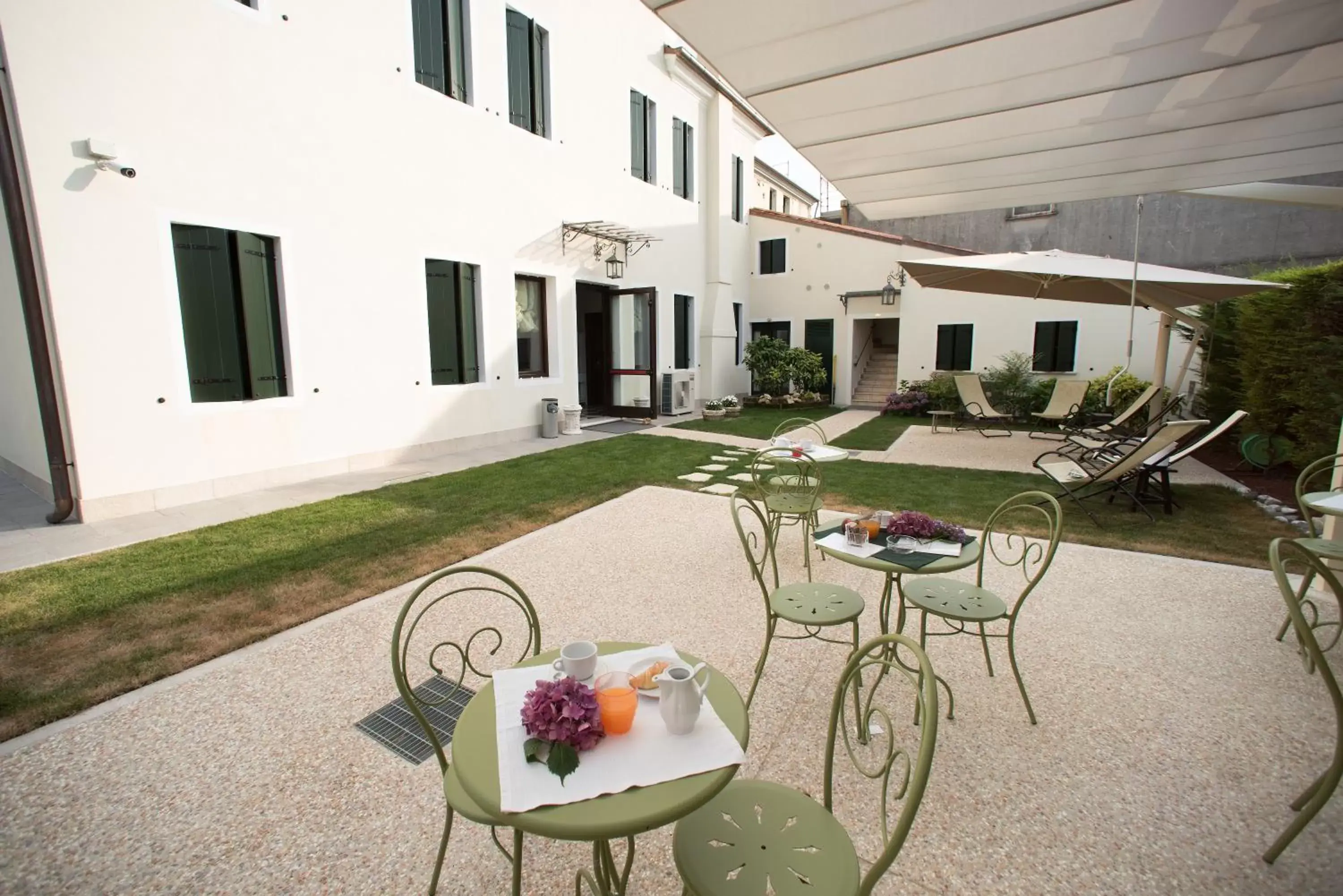 Breakfast, Swimming Pool in Villa Gasparini