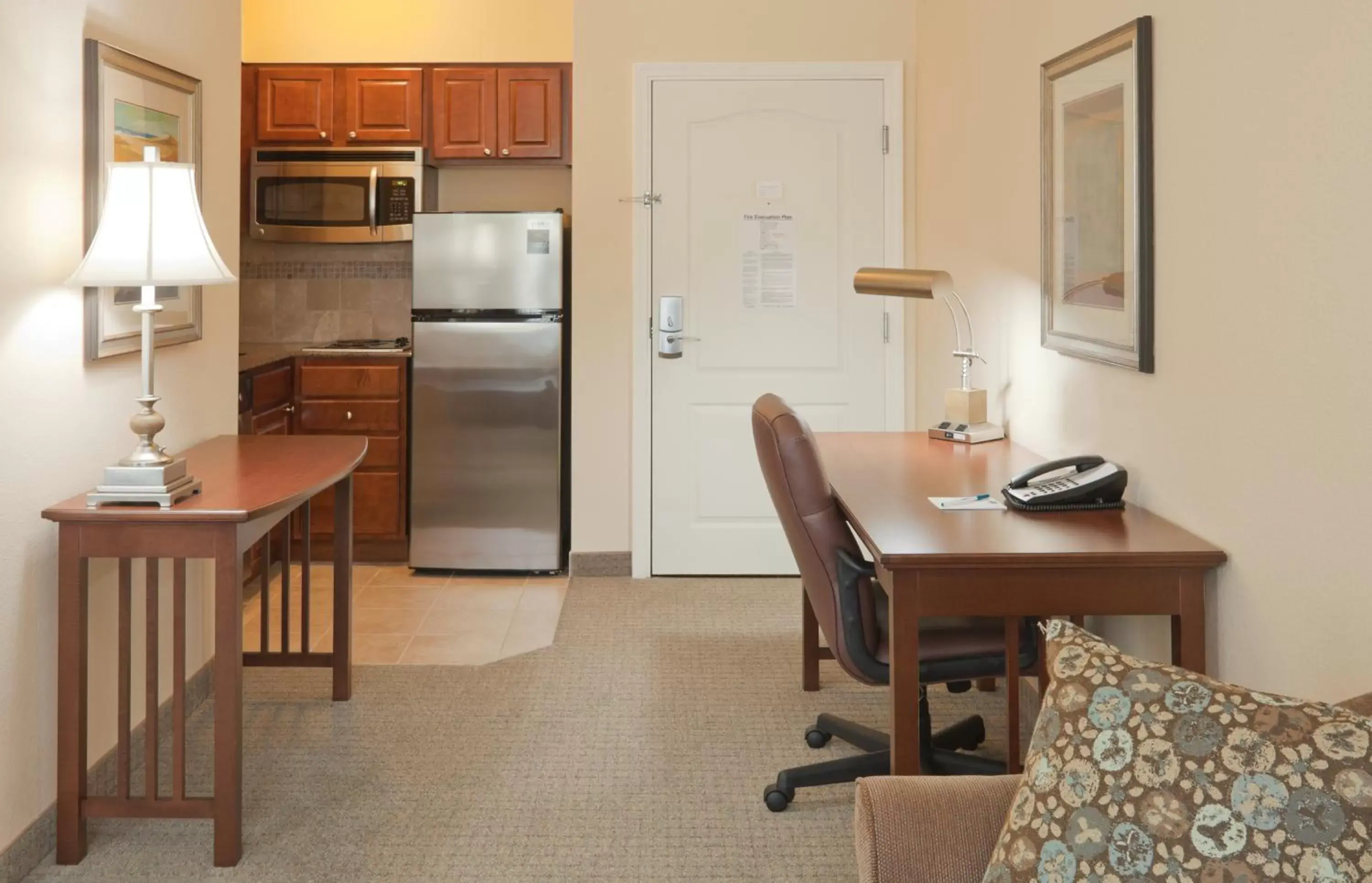 Photo of the whole room, Kitchen/Kitchenette in Staybridge Suites Lafayette-Airport, an IHG Hotel