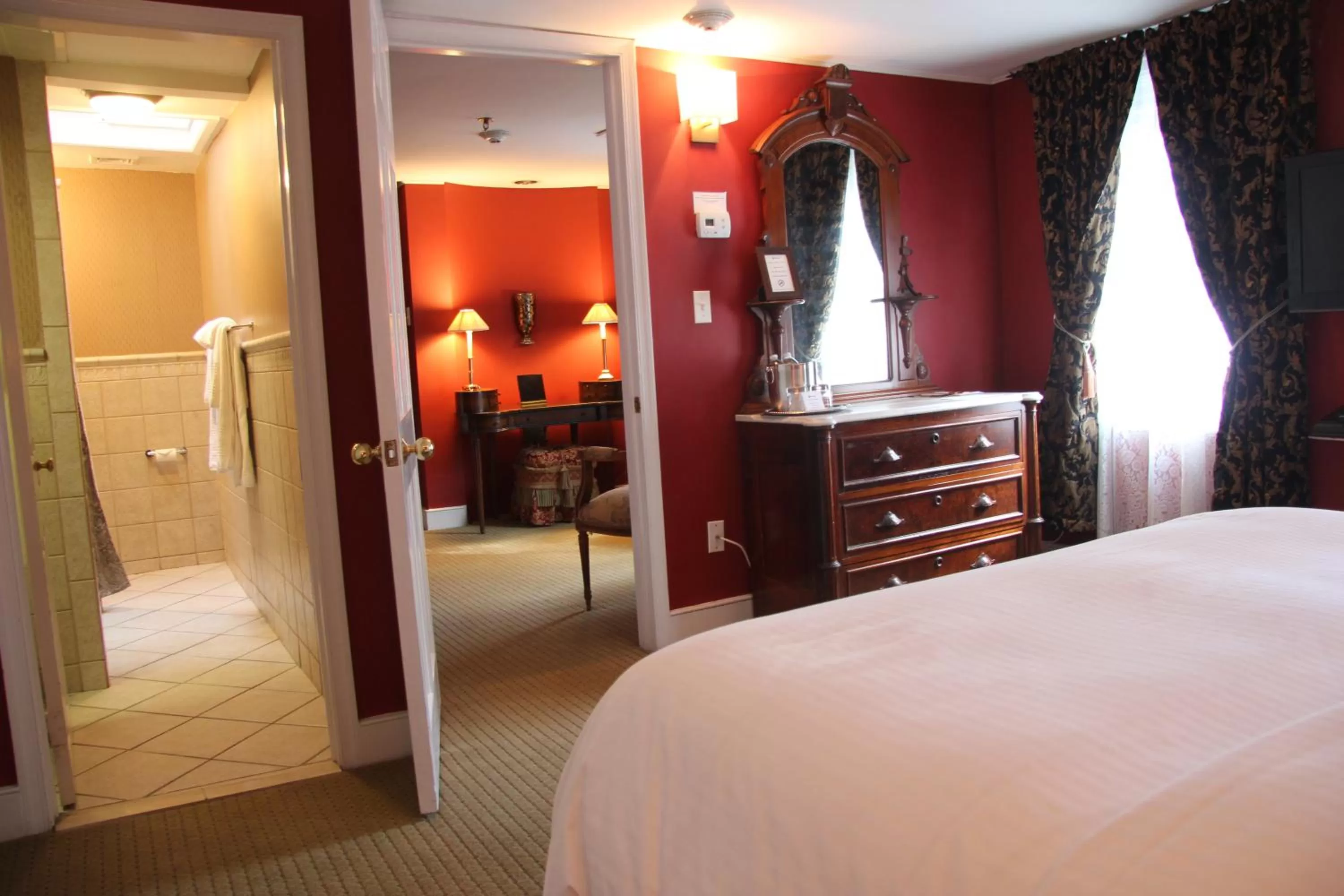 Bed in Morris House Hotel