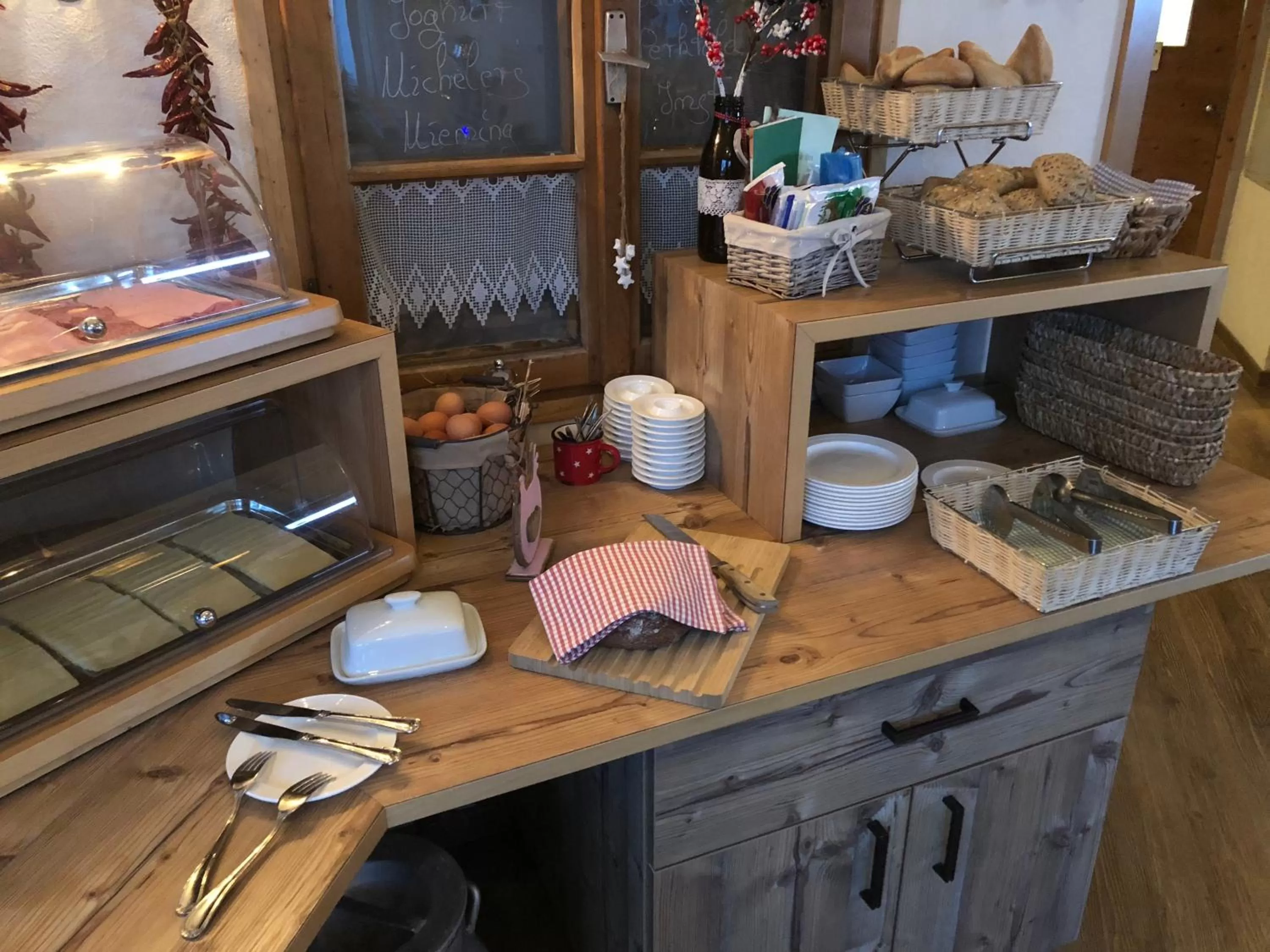 Food and drinks in Hotel zum Urviech -Erwachsenenhotel-