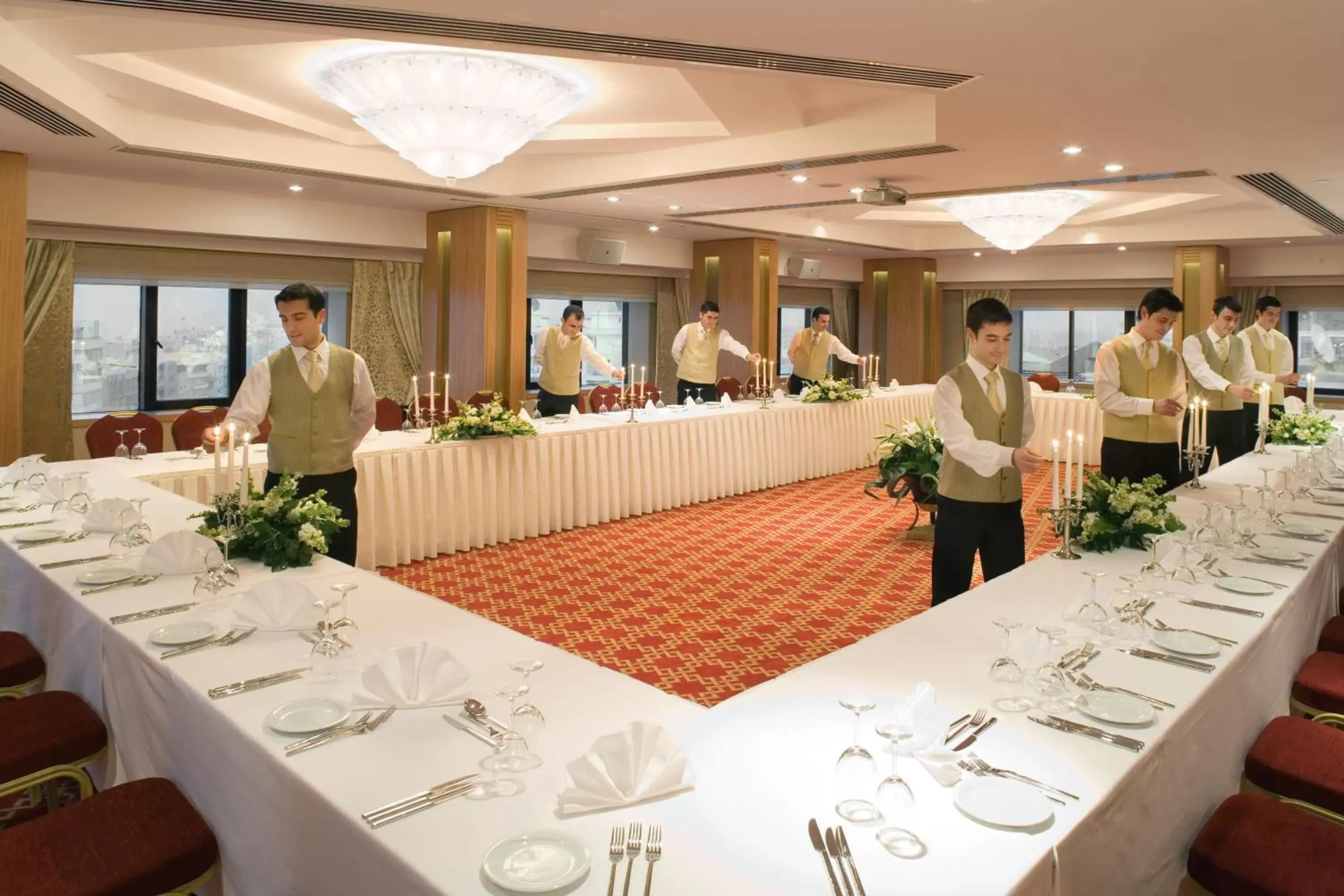 Staff, Restaurant/Places to Eat in Mövenpick Hotel Izmir