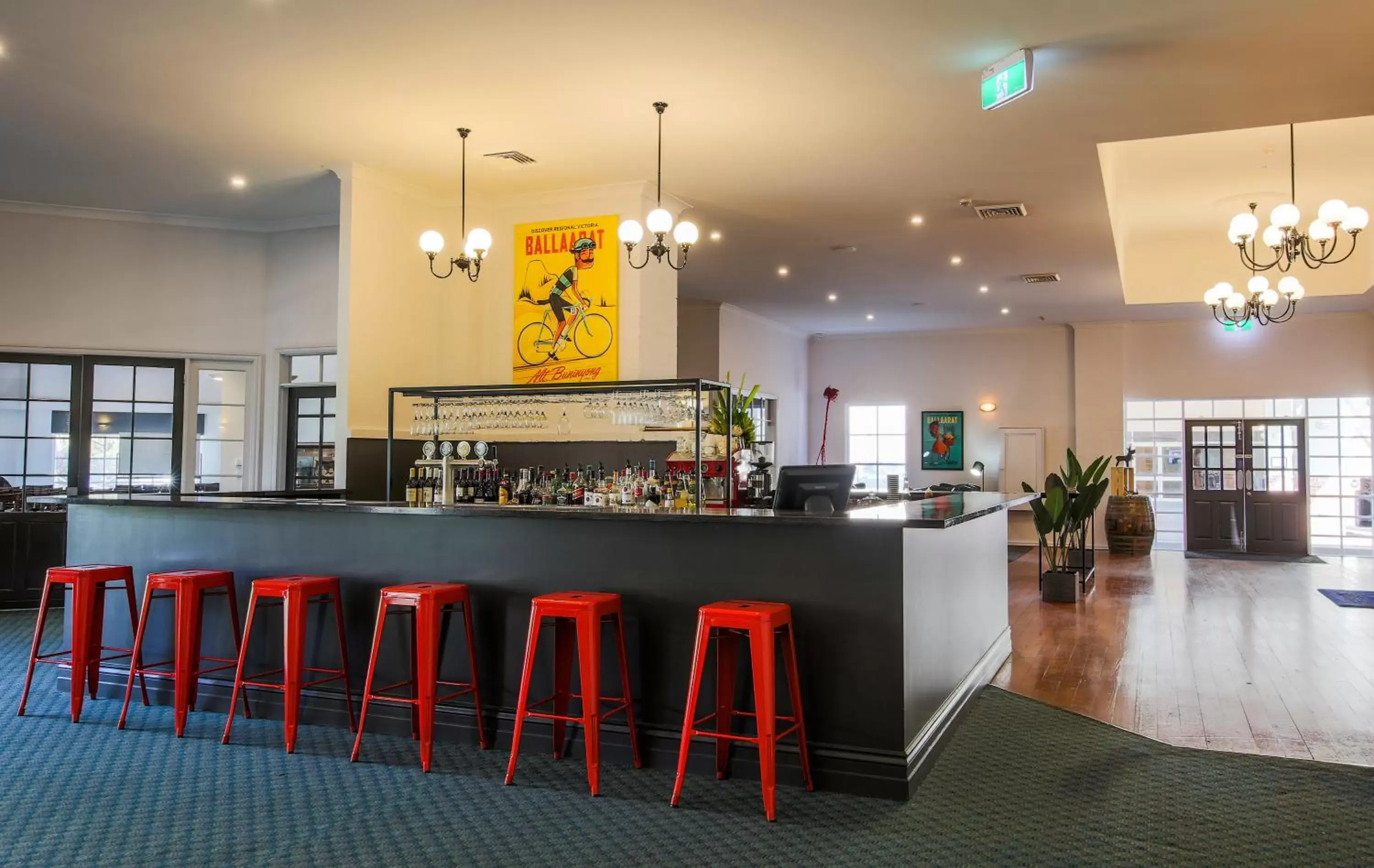 Alcoholic drinks, Lounge/Bar in Mercure Ballarat Hotel & Convention Centre