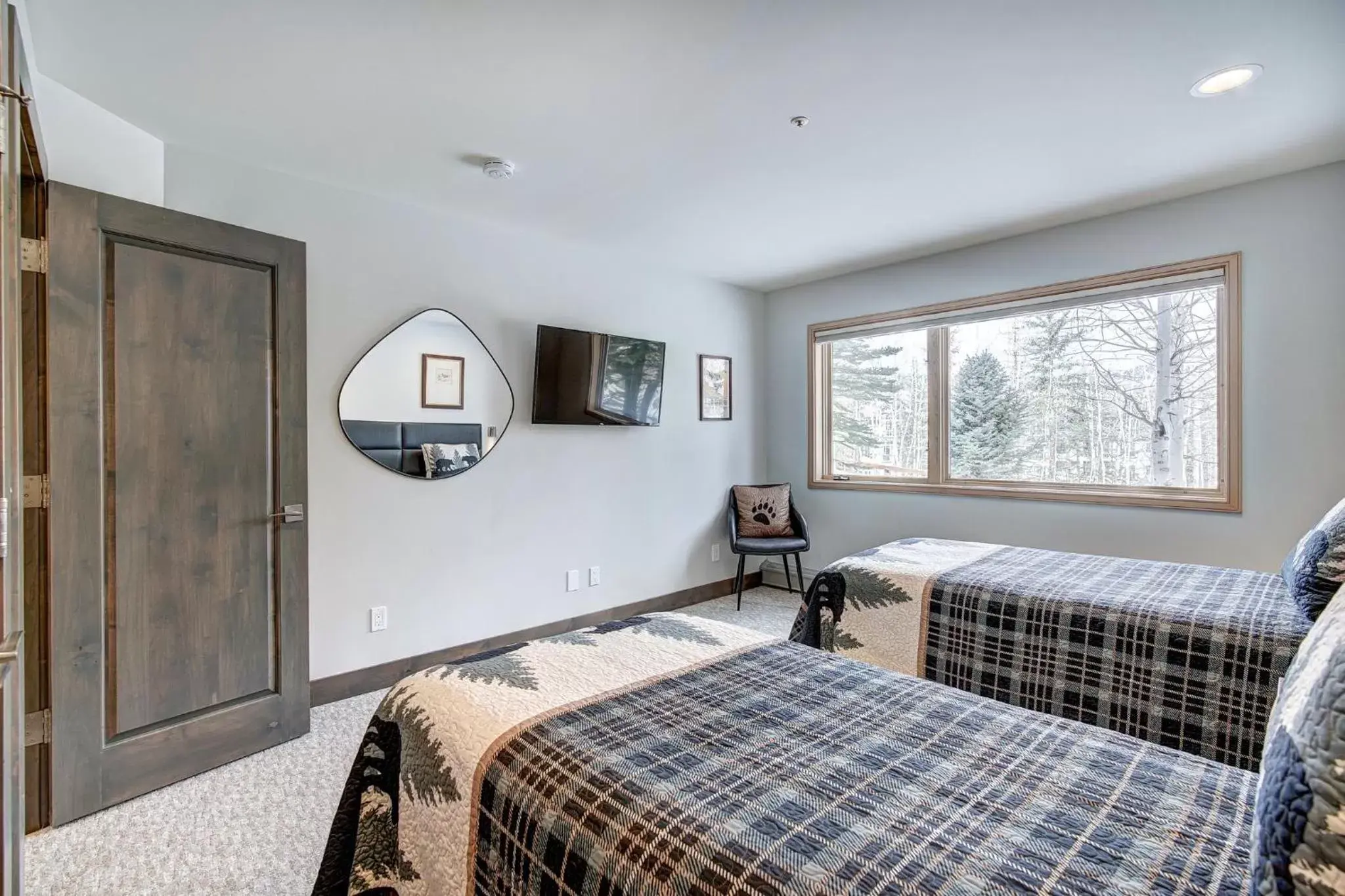 Photo of the whole room, Bed in The Pines Lodge, a RockResort