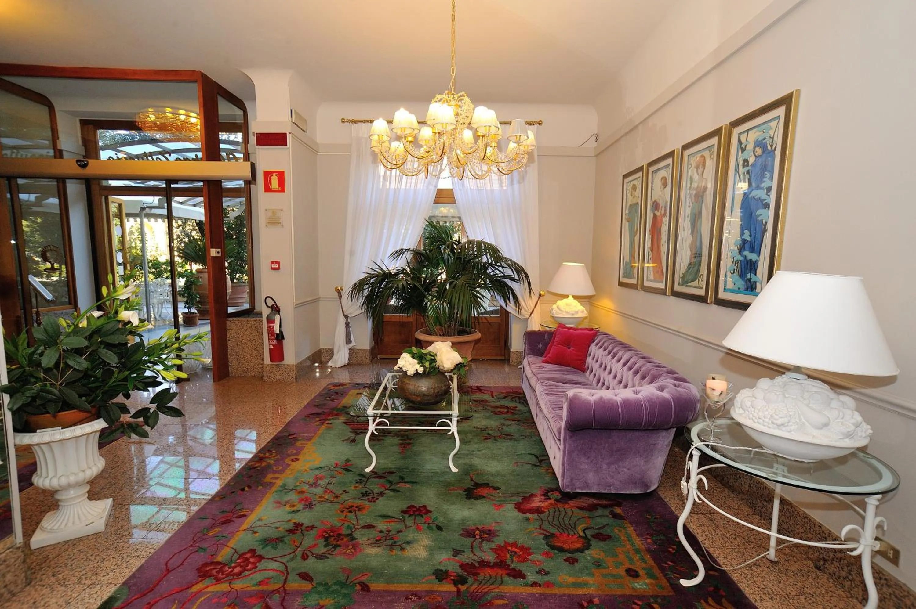 Communal lounge/ TV room in Grand Hotel Tettuccio