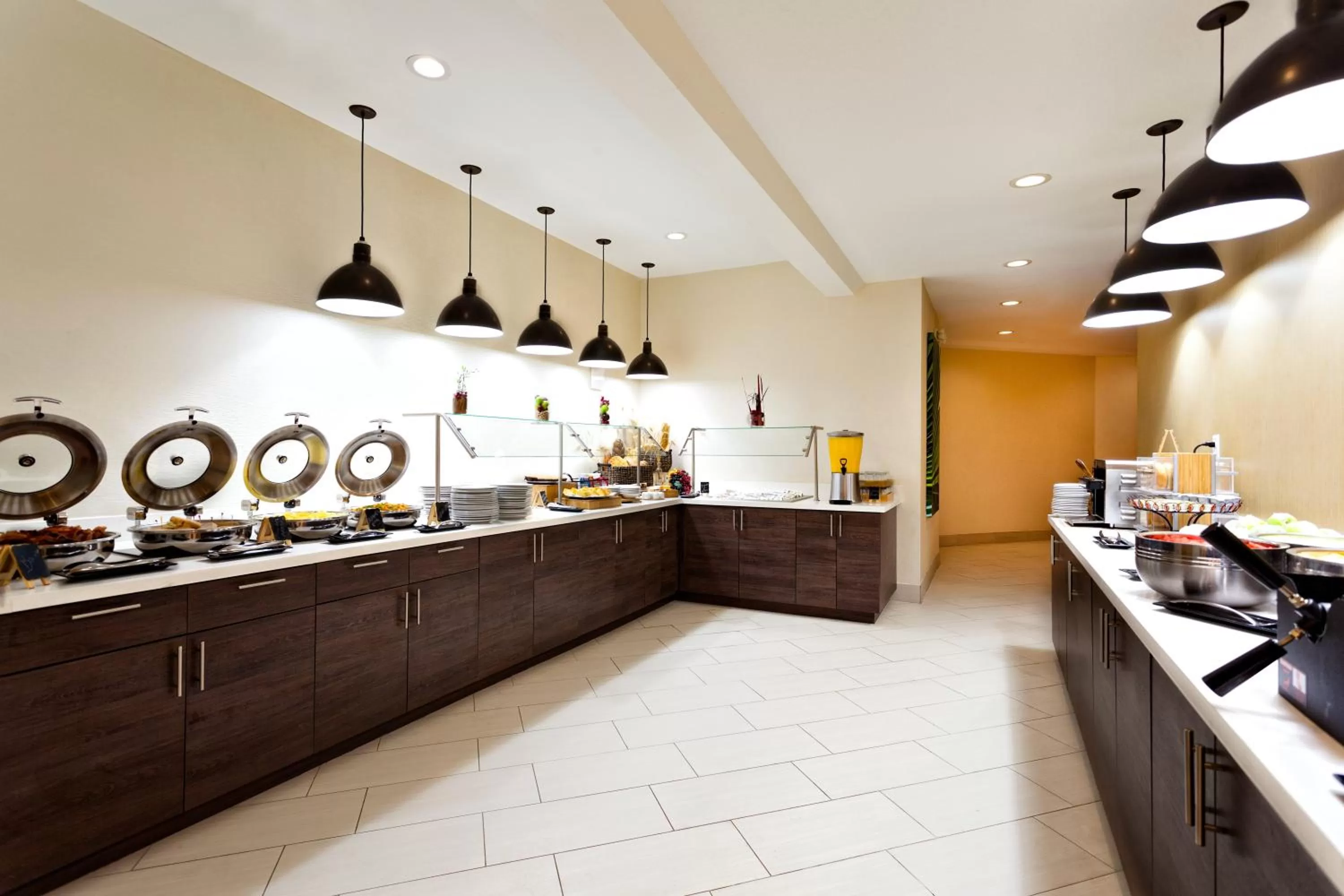 Restaurant/Places to Eat in Holiday Inn Miami West - Airport Area, an IHG Hotel