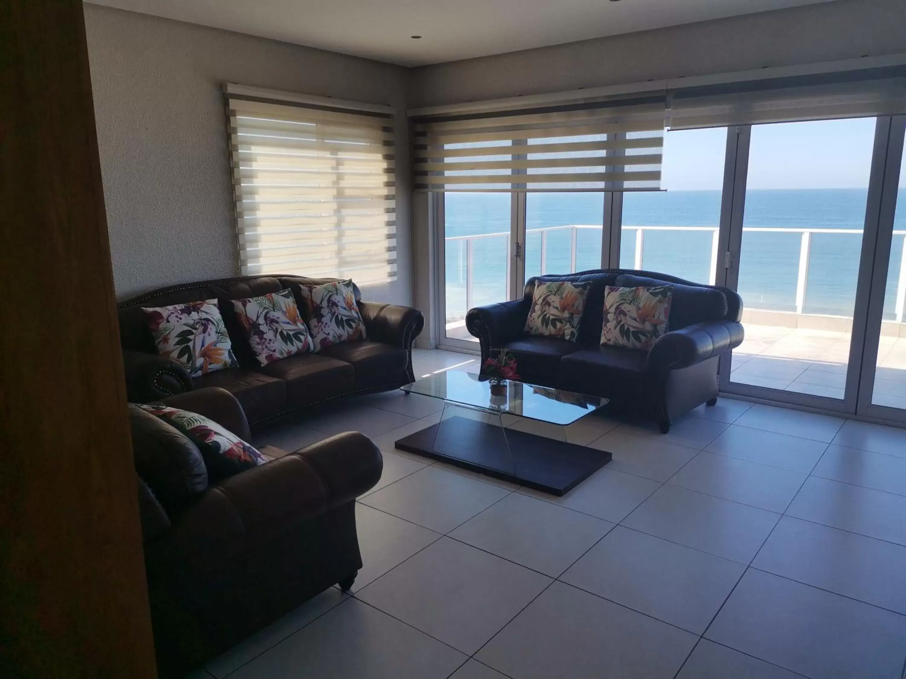 Living room, Seating Area in Margate Beach Lodge