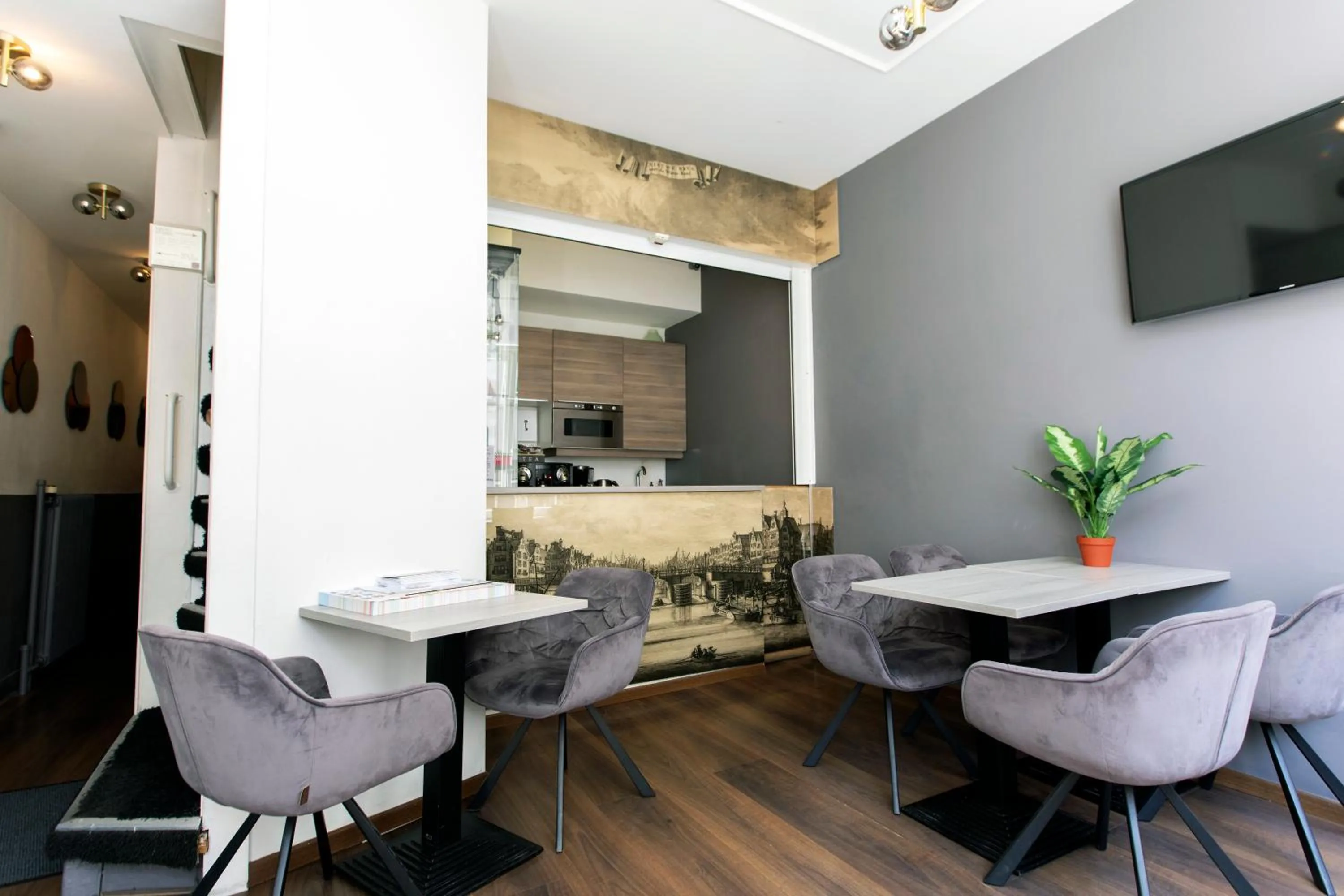 Lobby or reception in Quentin Golden Bear Hotel