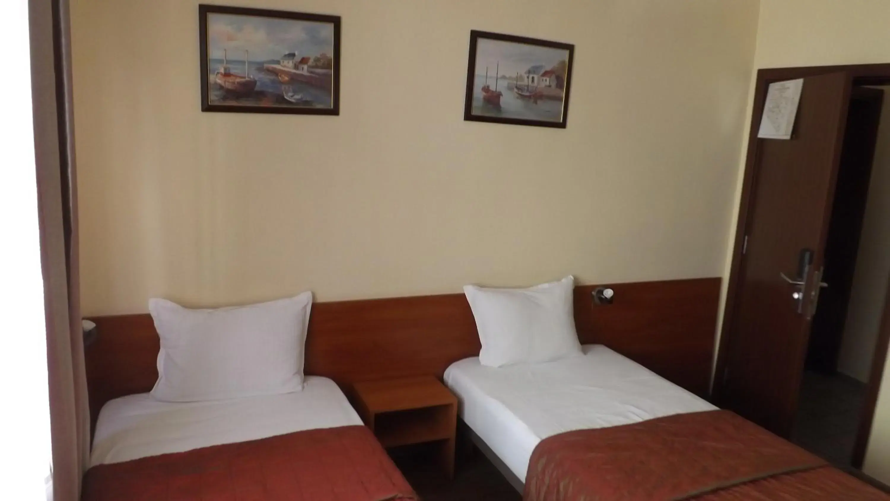 Bed in Hotel Palitra