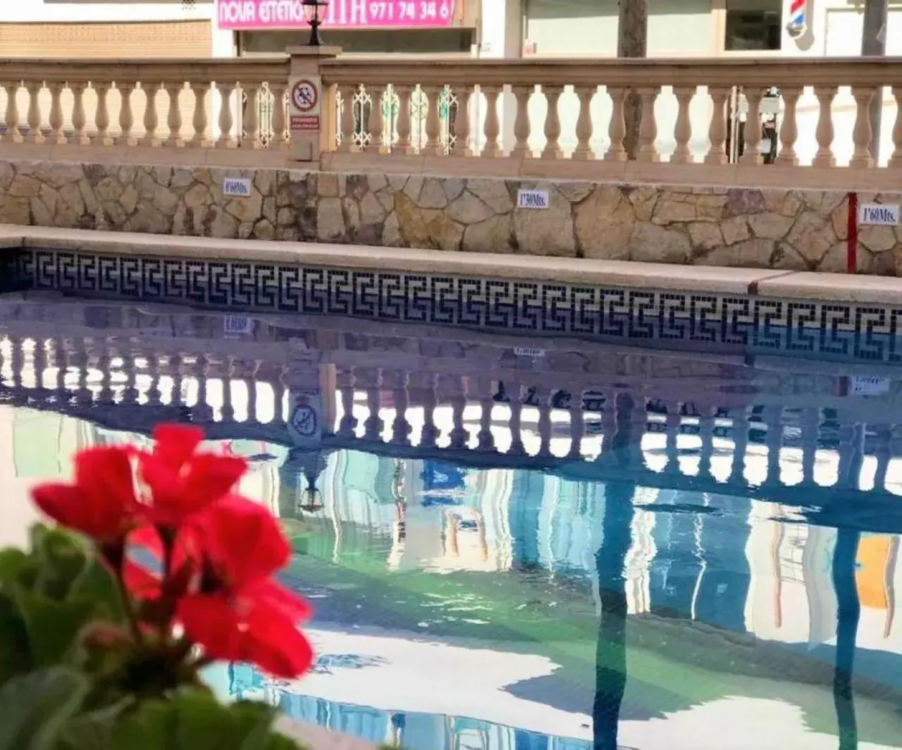 Swimming Pool in Hotel Iris