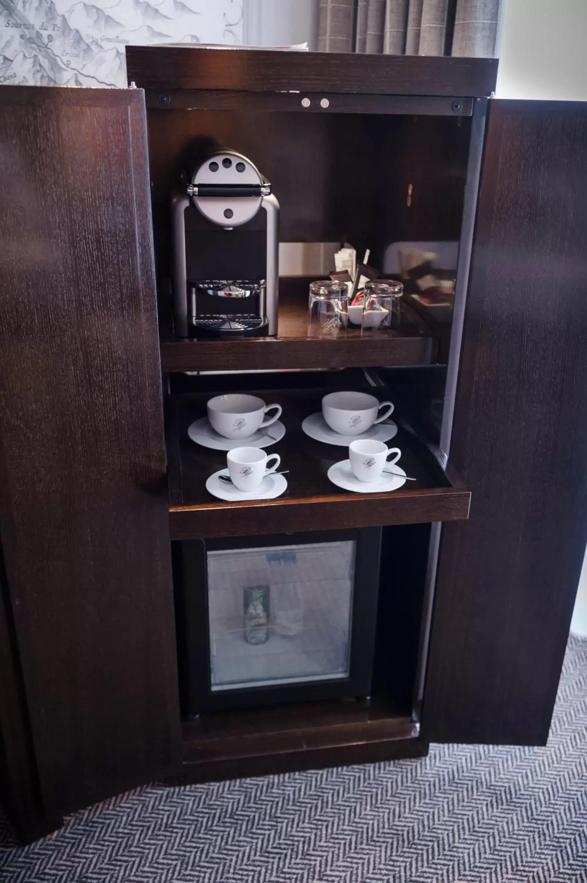 Coffee/tea facilities in Park Hôtel Grenoble - MGallery