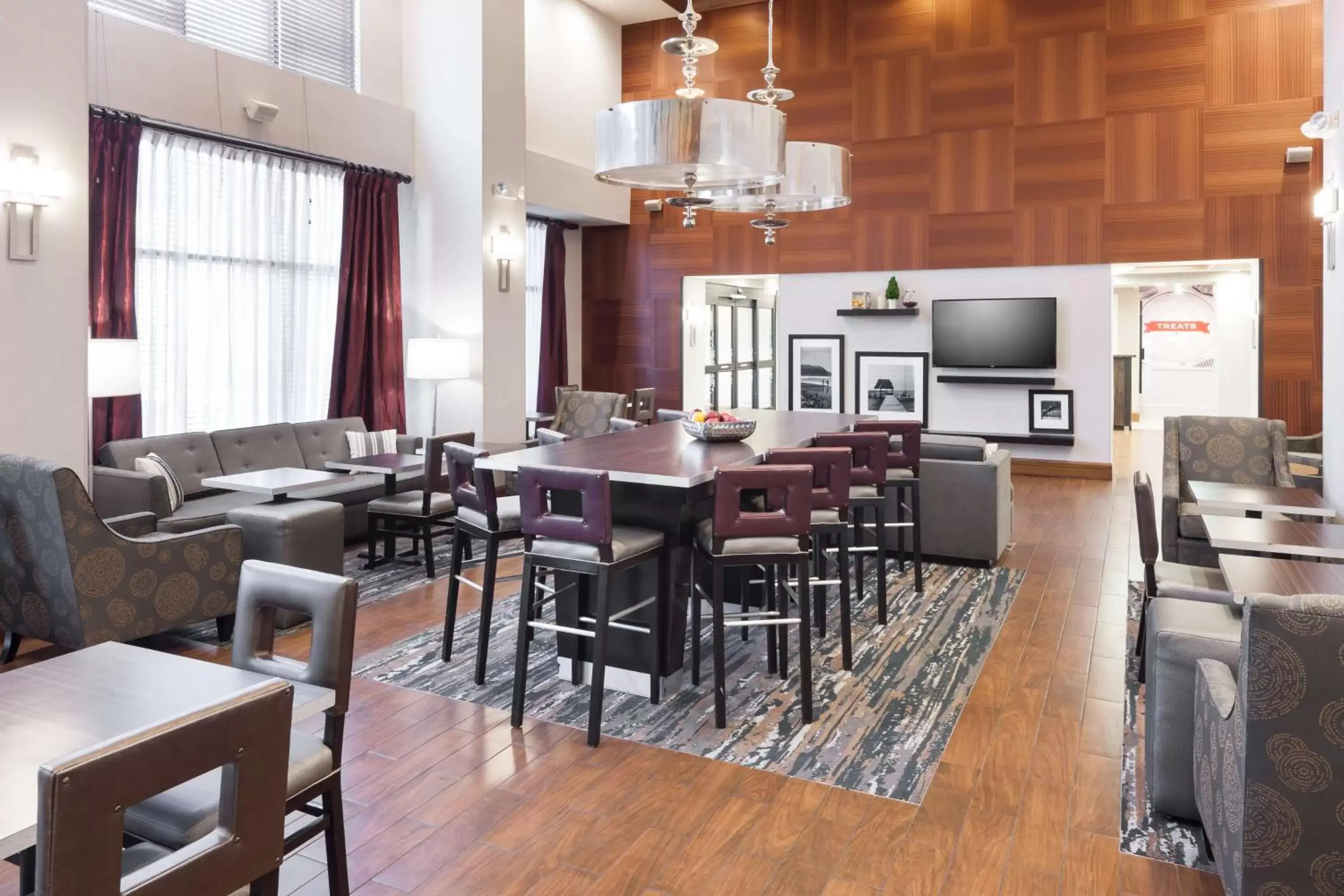 Lobby or reception, Restaurant/Places to Eat in Hampton Inn Los Angeles Orange County Cypress