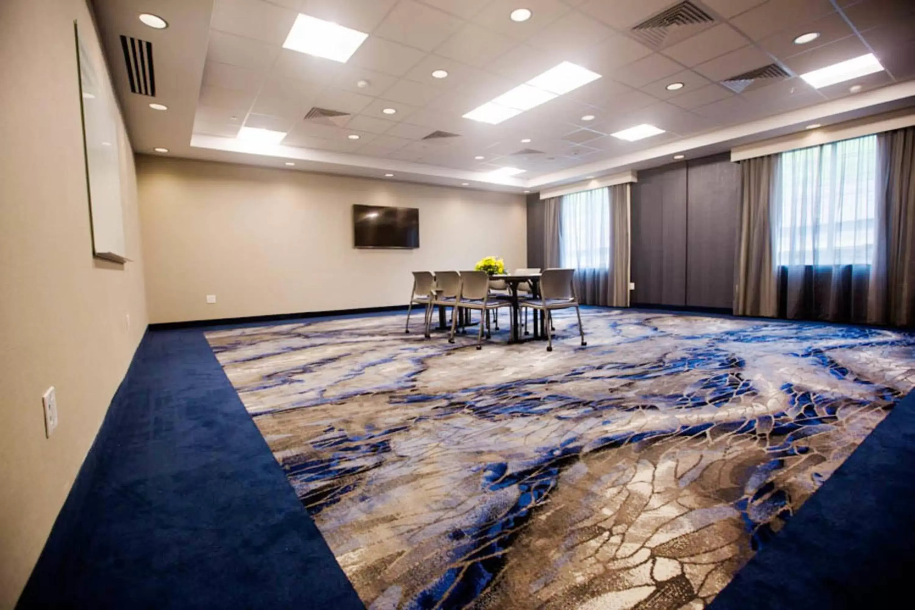 Meeting/conference room in Fairfield Inn & Suites by Marriott Philadelphia Broomall/Newtown Square