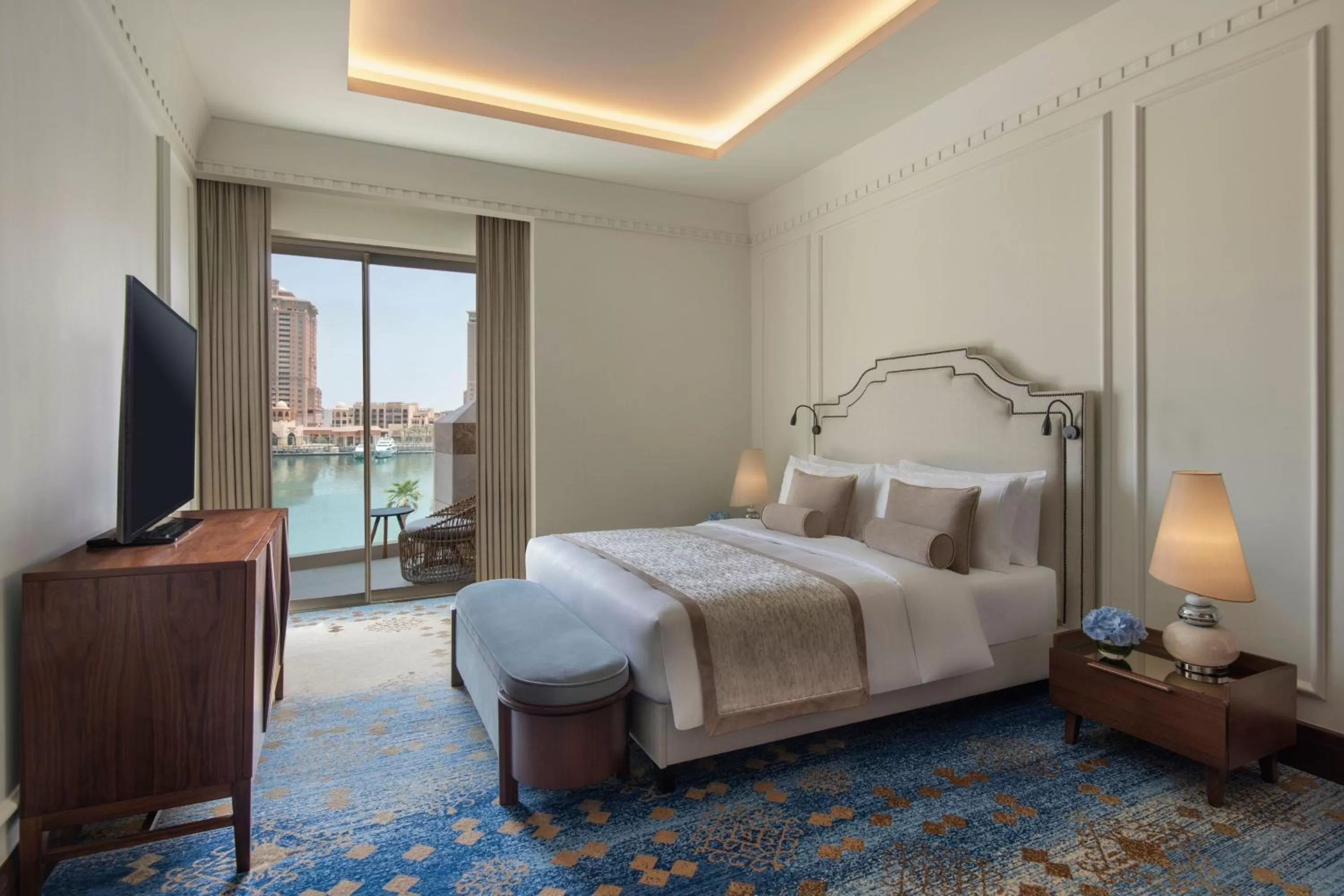 Bedroom, Bed in The St. Regis Marsa Arabia Island, The Pearl Qatar