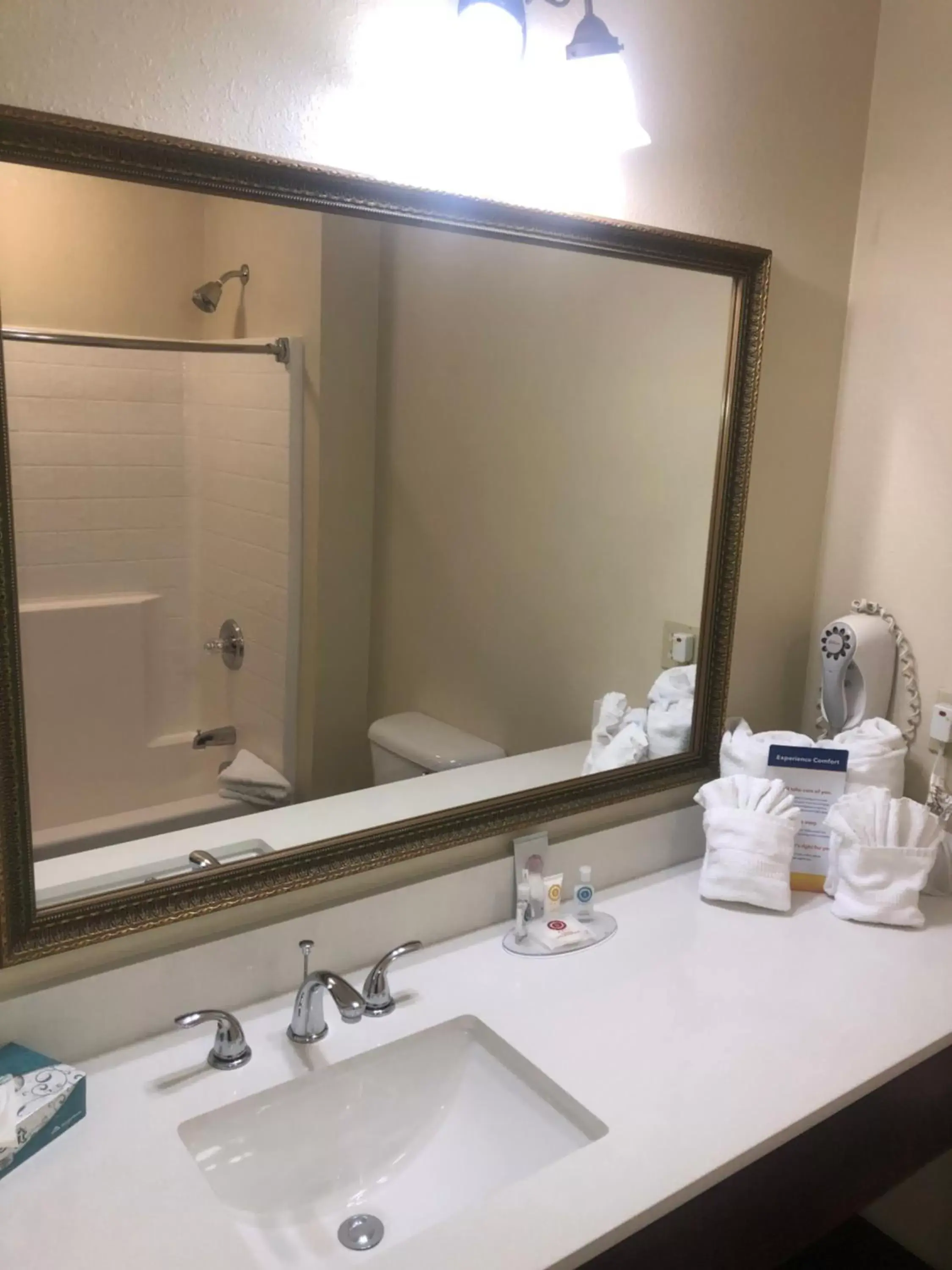 Bathroom in Comfort Inn & Suites Ukiah Mendocino County