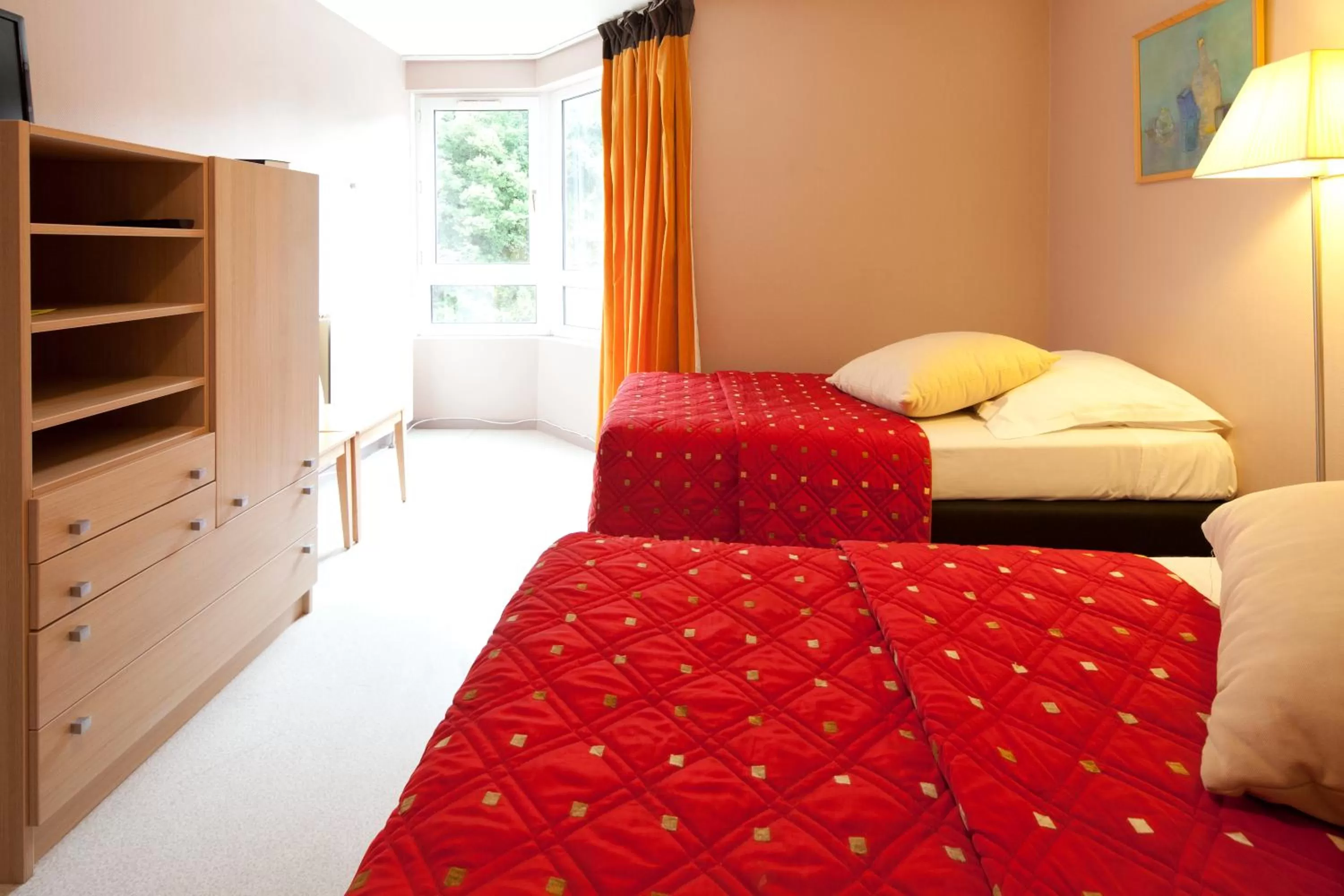 Photo of the whole room in Villa Mariale by Popinns