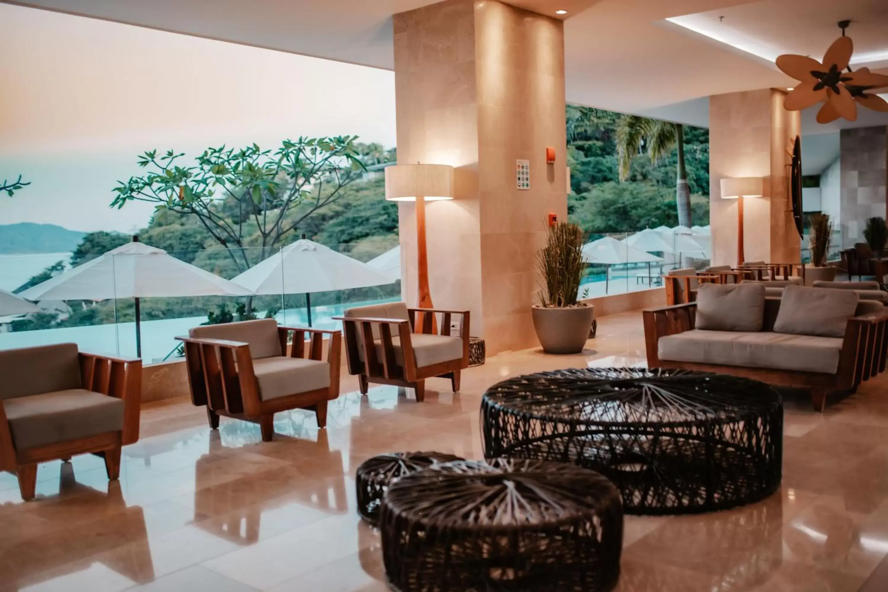 Seating area in Wyndham Tamarindo