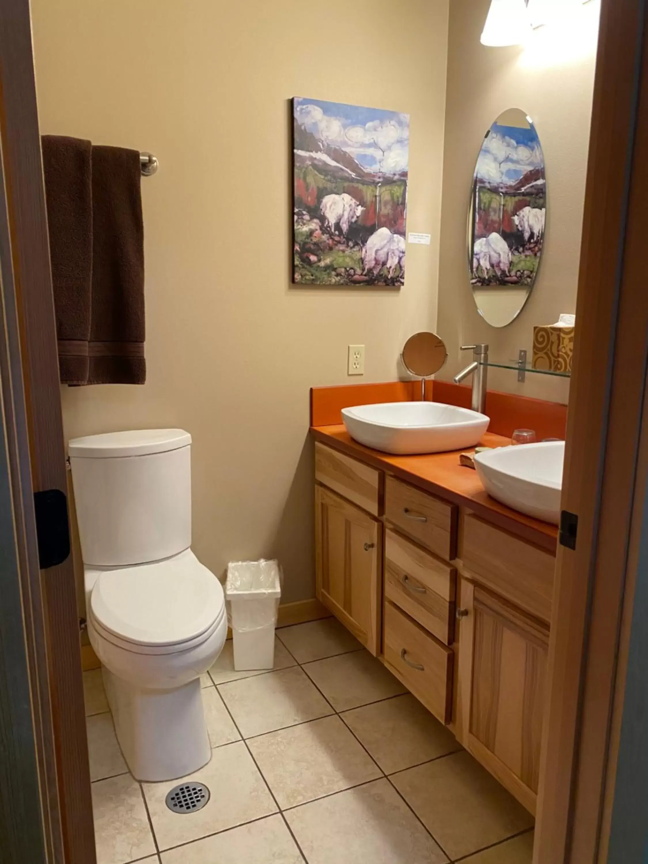 Bathroom in Twisp River Suites