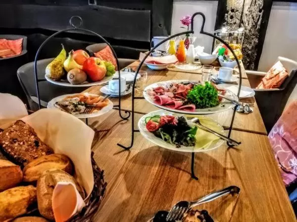 Buffet breakfast in Burg Wassenberg