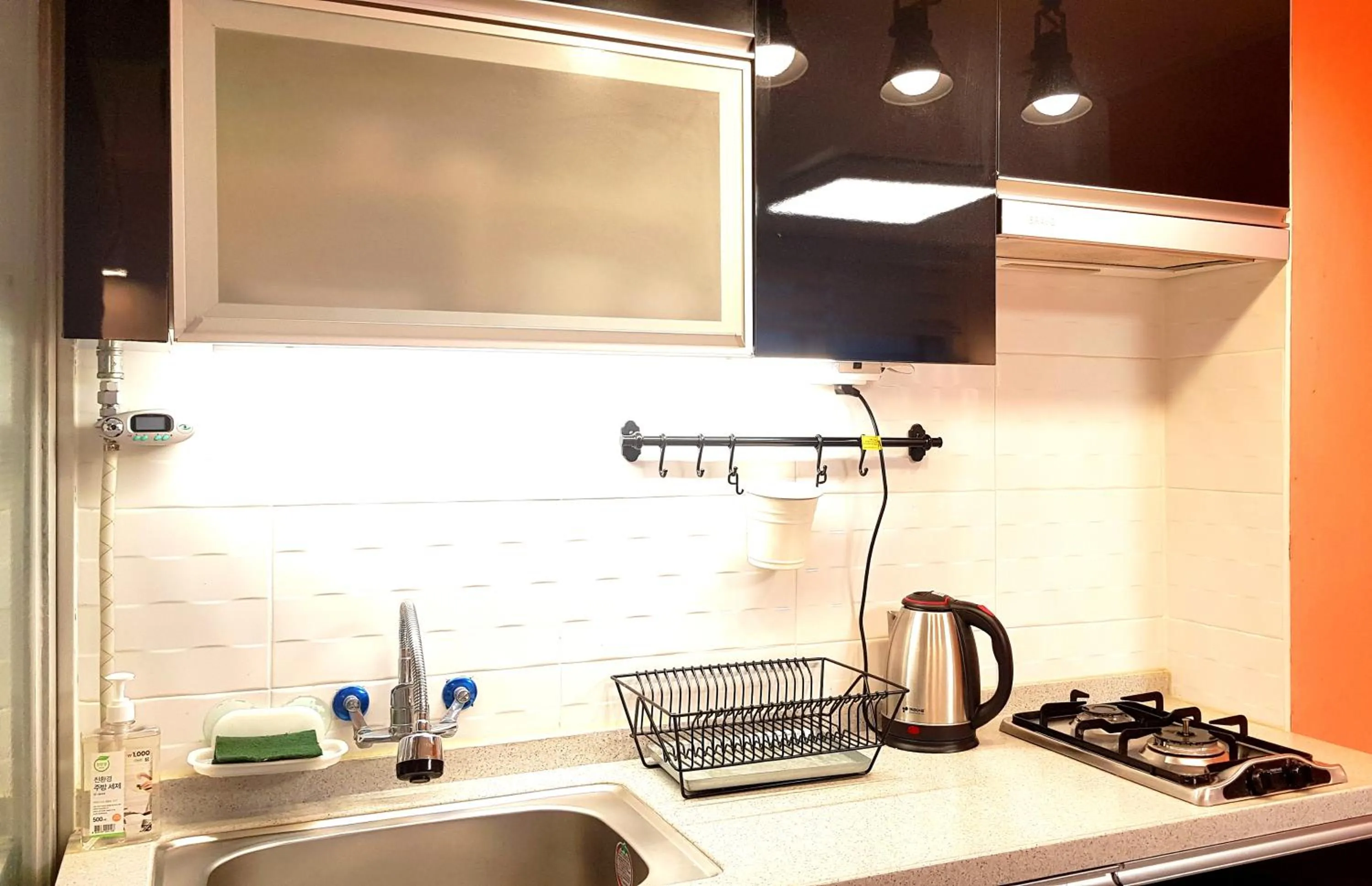 Kitchen or kitchenette in Forêt Guest House Gangnam