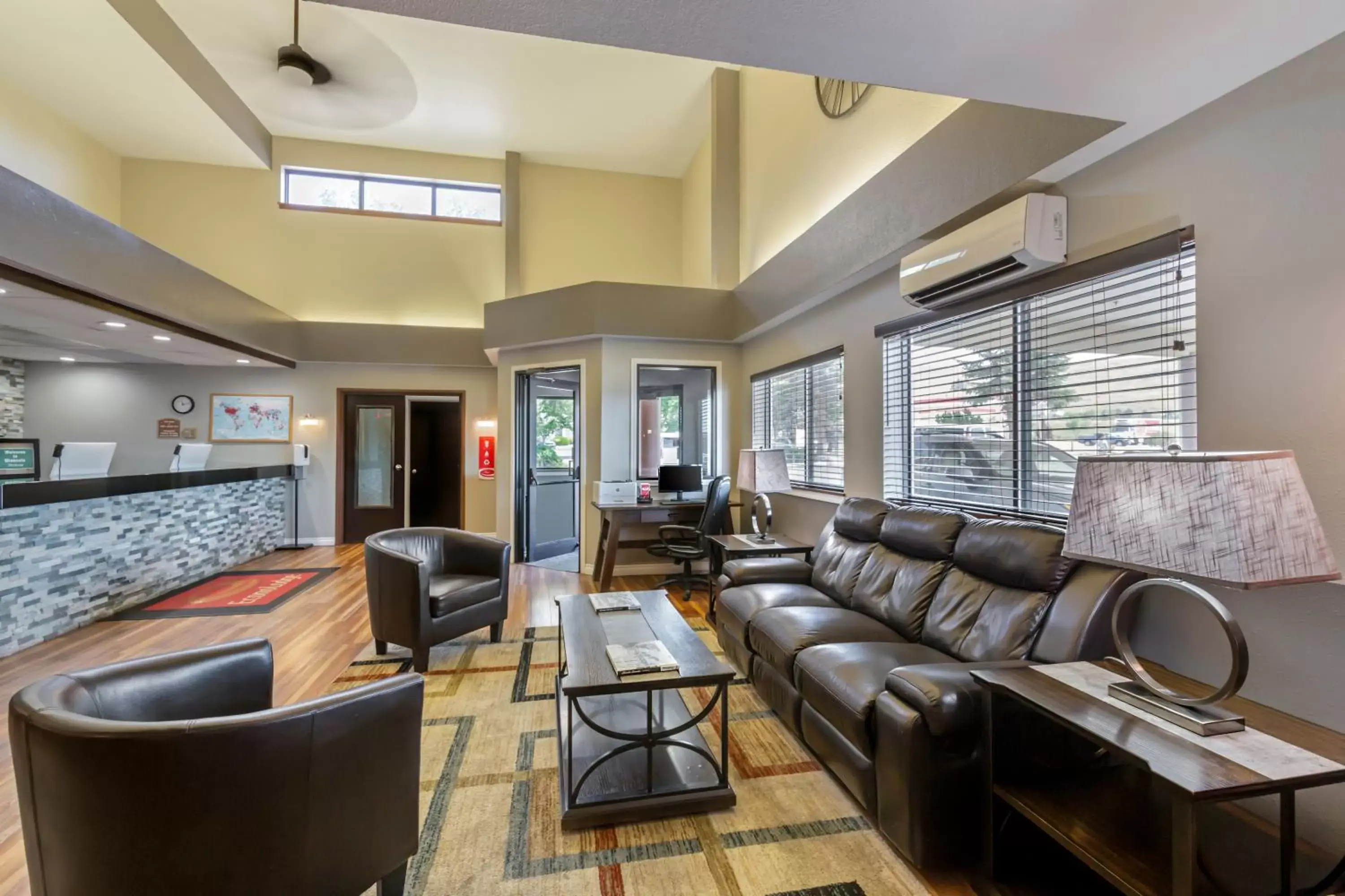 Lobby or reception, Seating Area in Econo Lodge Missoula