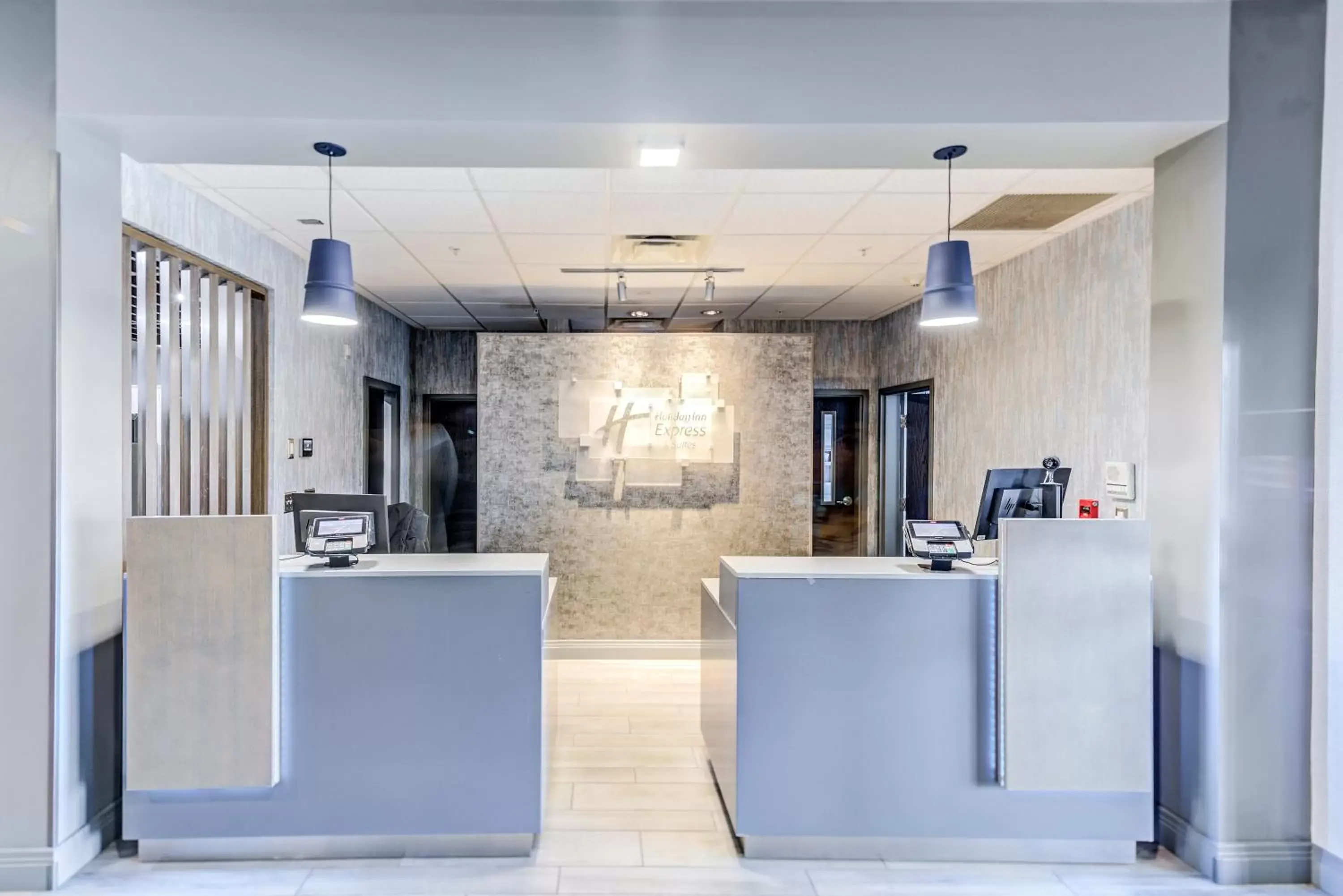 Lobby or reception in Holiday Inn Express Hotel & Suites Ohio State University- OSU Medical Center by IHG Lobby or reception in Holiday Inn Express Hotel & Suites Ohio State University- OSU Medical Center by IHG