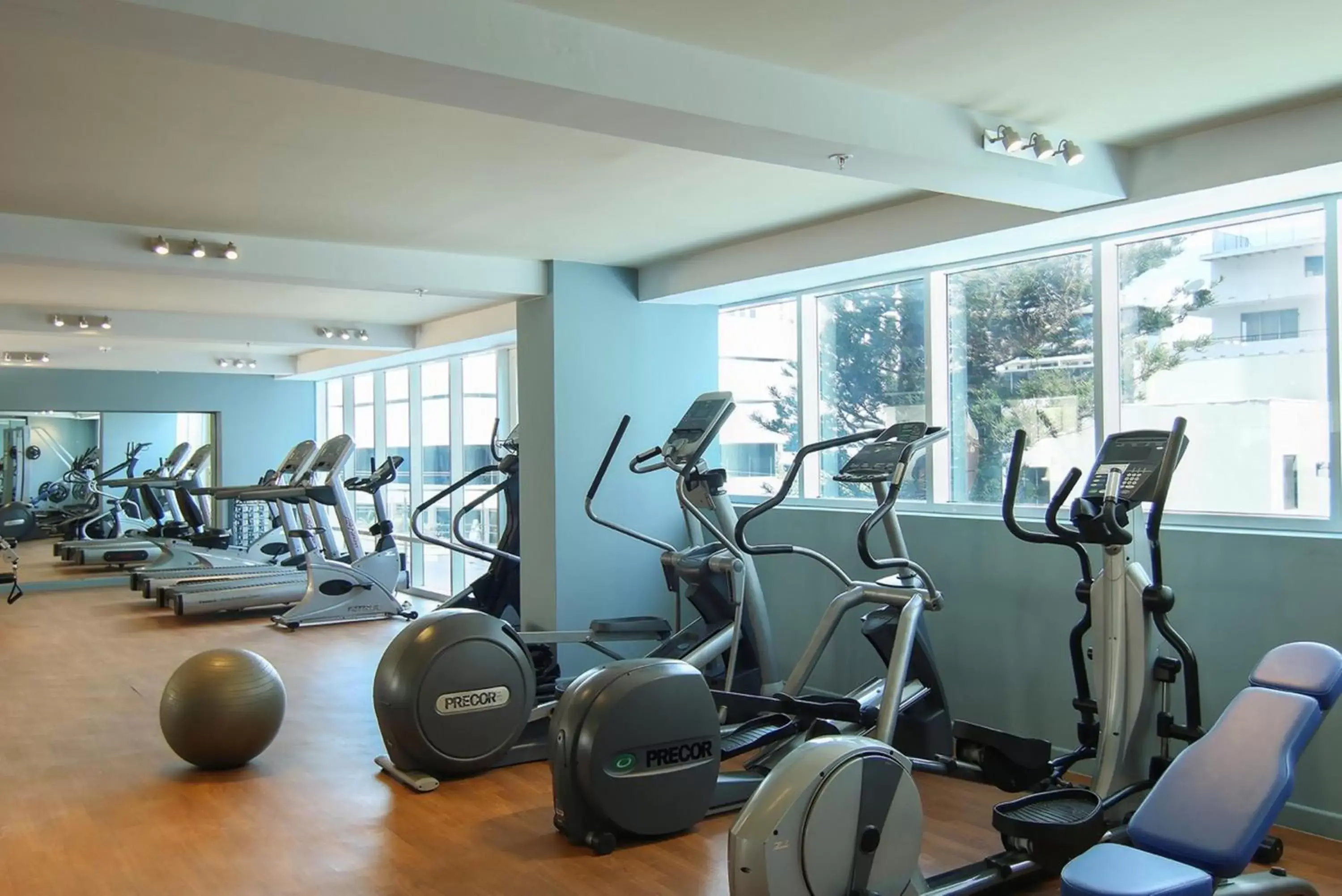 Fitness centre/facilities in The Executive Hotel Fitness centre/facilities in The Executive Hotel