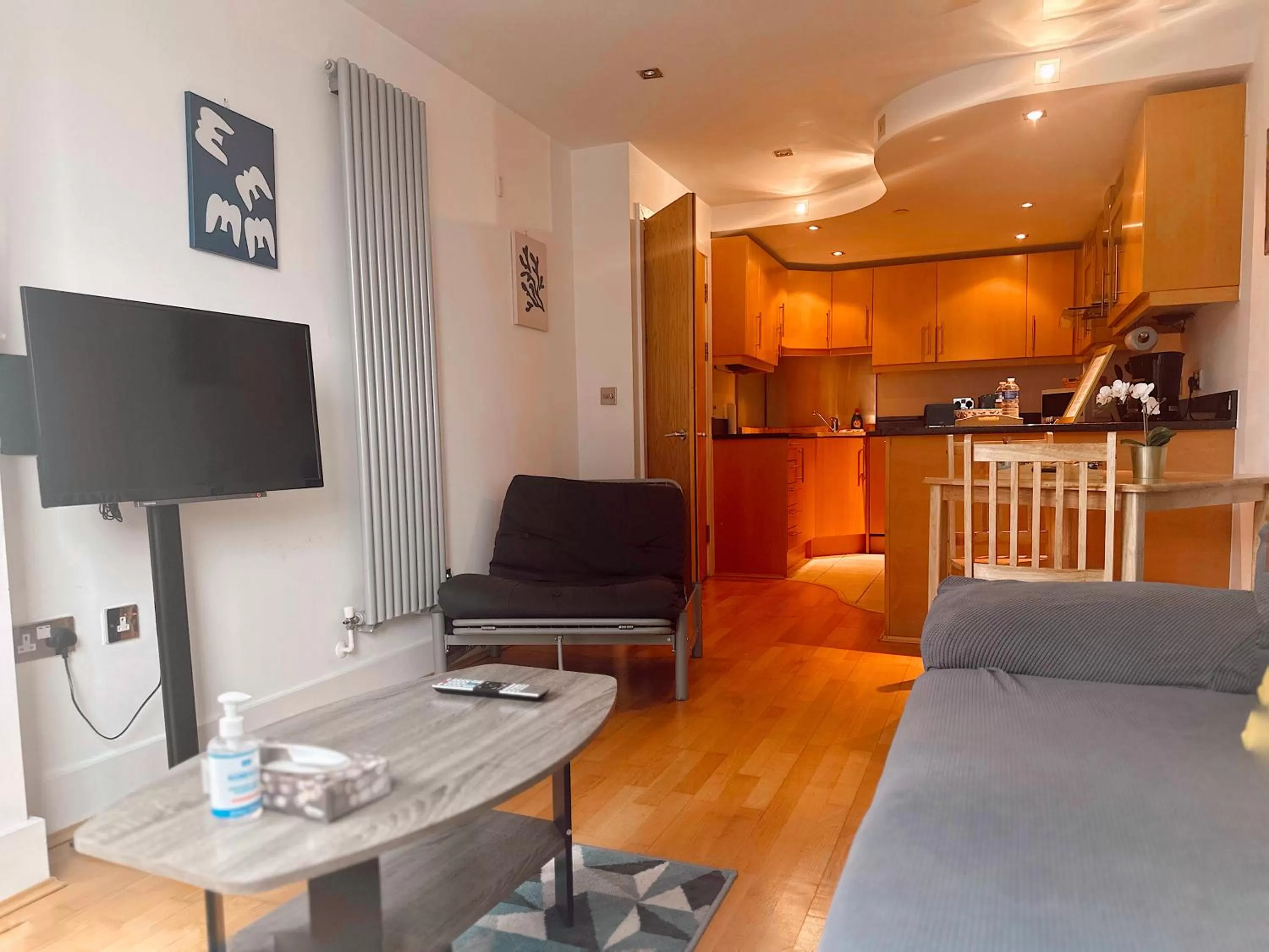 TV and multimedia in Canary Wharf - Luxury Apartments