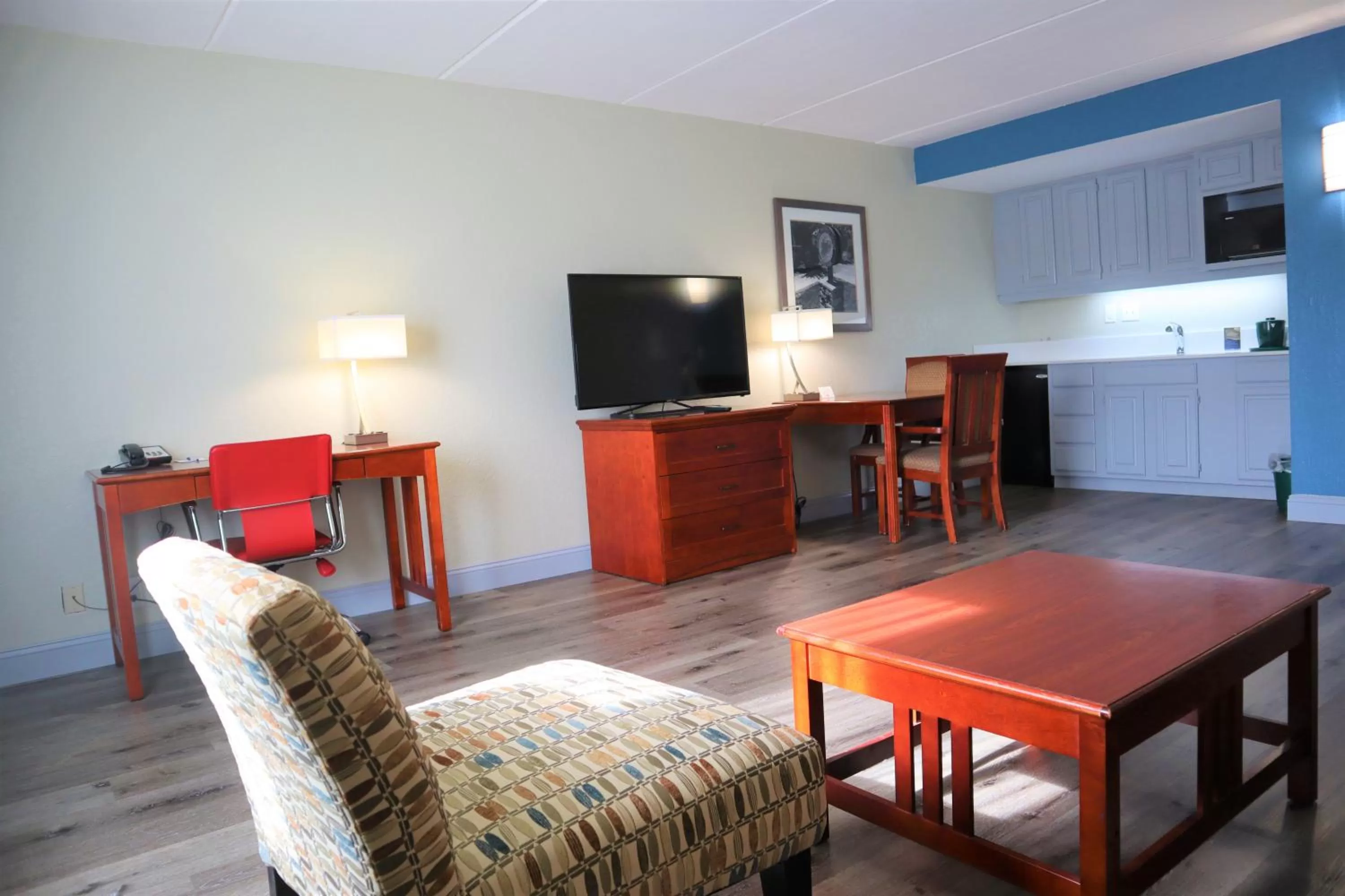 TV and multimedia in Baymont by Wyndham Norcross Atlanta