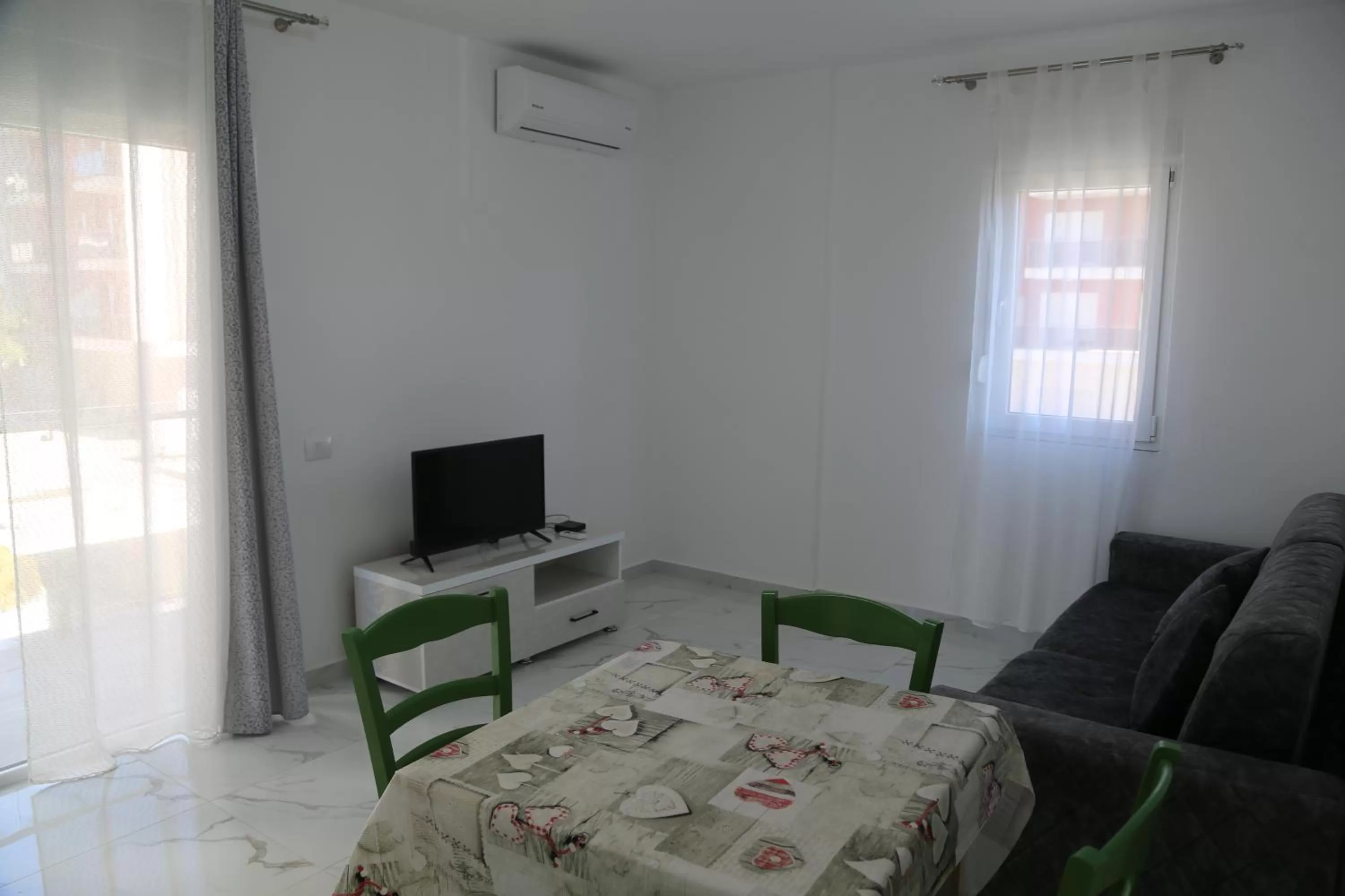 TV/Entertainment Center in Anchor Apartments