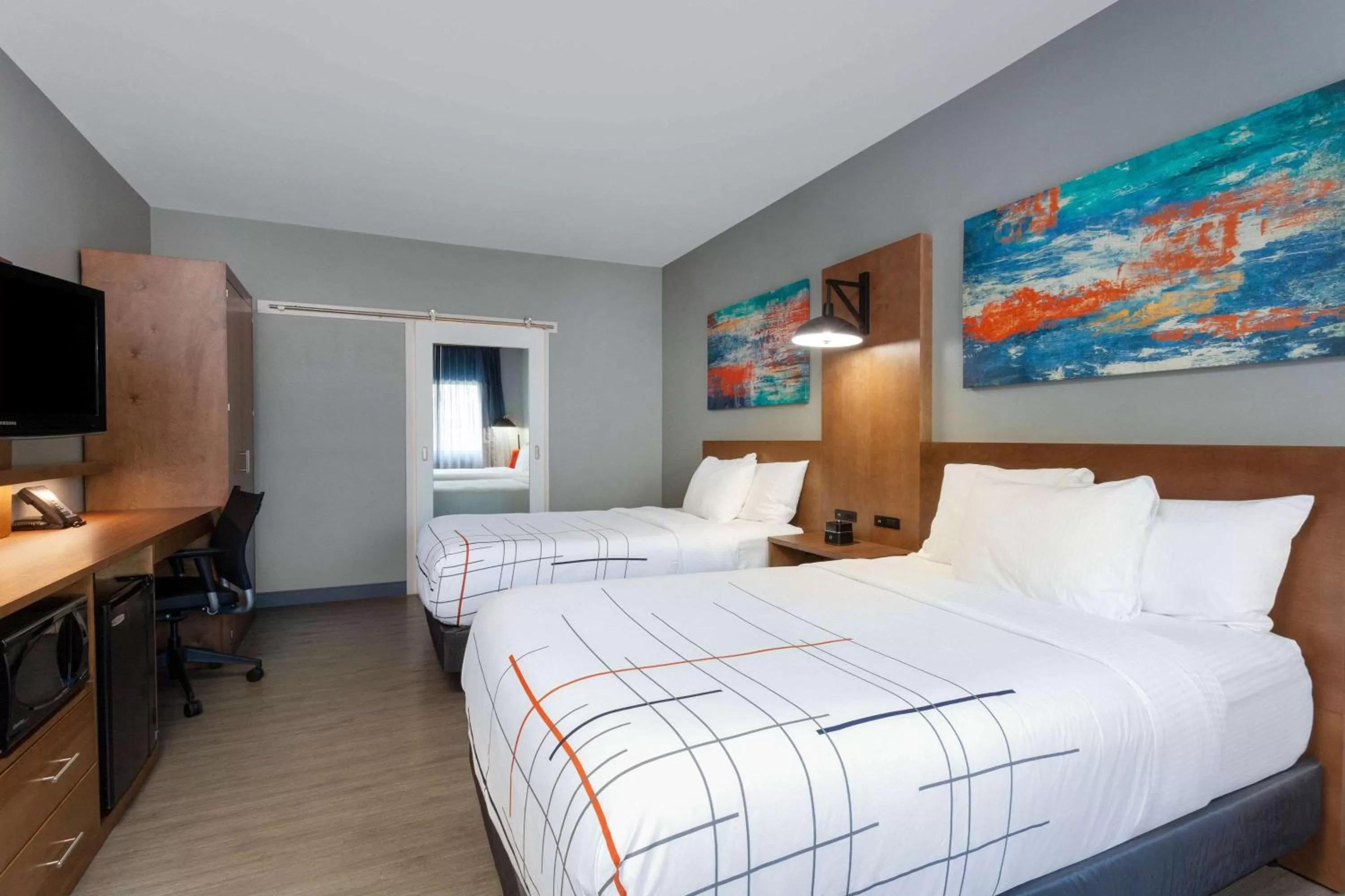 Photo of the whole room, Bed in La Quinta by Wyndham Ft. Myers - Sanibel Gateway