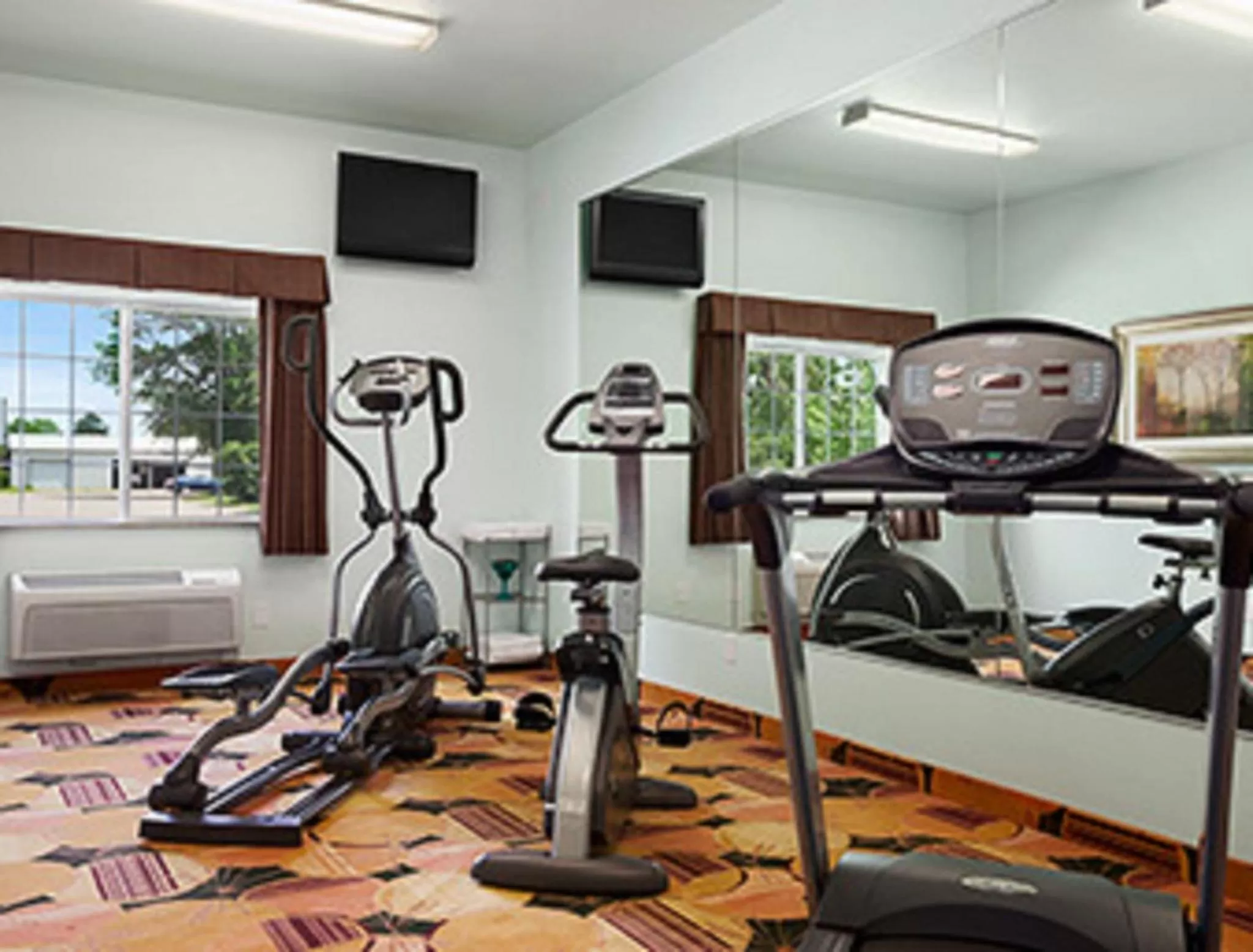 Fitness centre/facilities in Days Inn & Suites by Wyndham Columbus NE