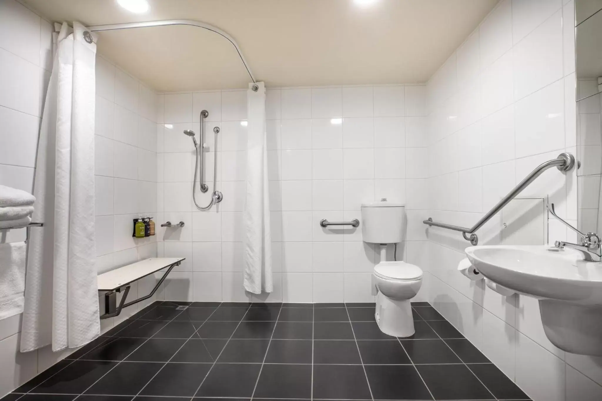 Bathroom in Holiday Inn Melbourne Airport, an IHG Hotel