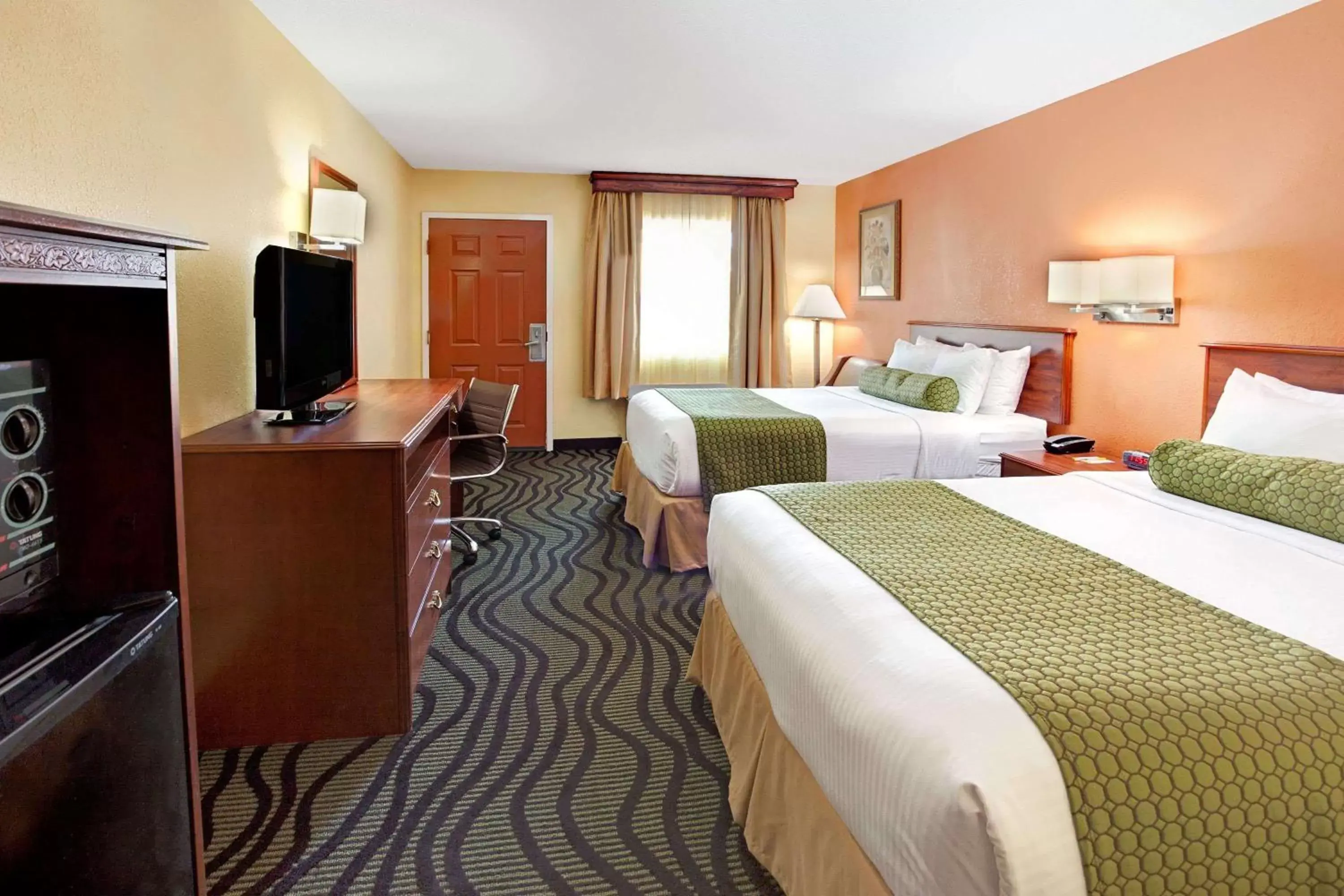 Photo of the whole room in Days Inn by Wyndham Acworth
