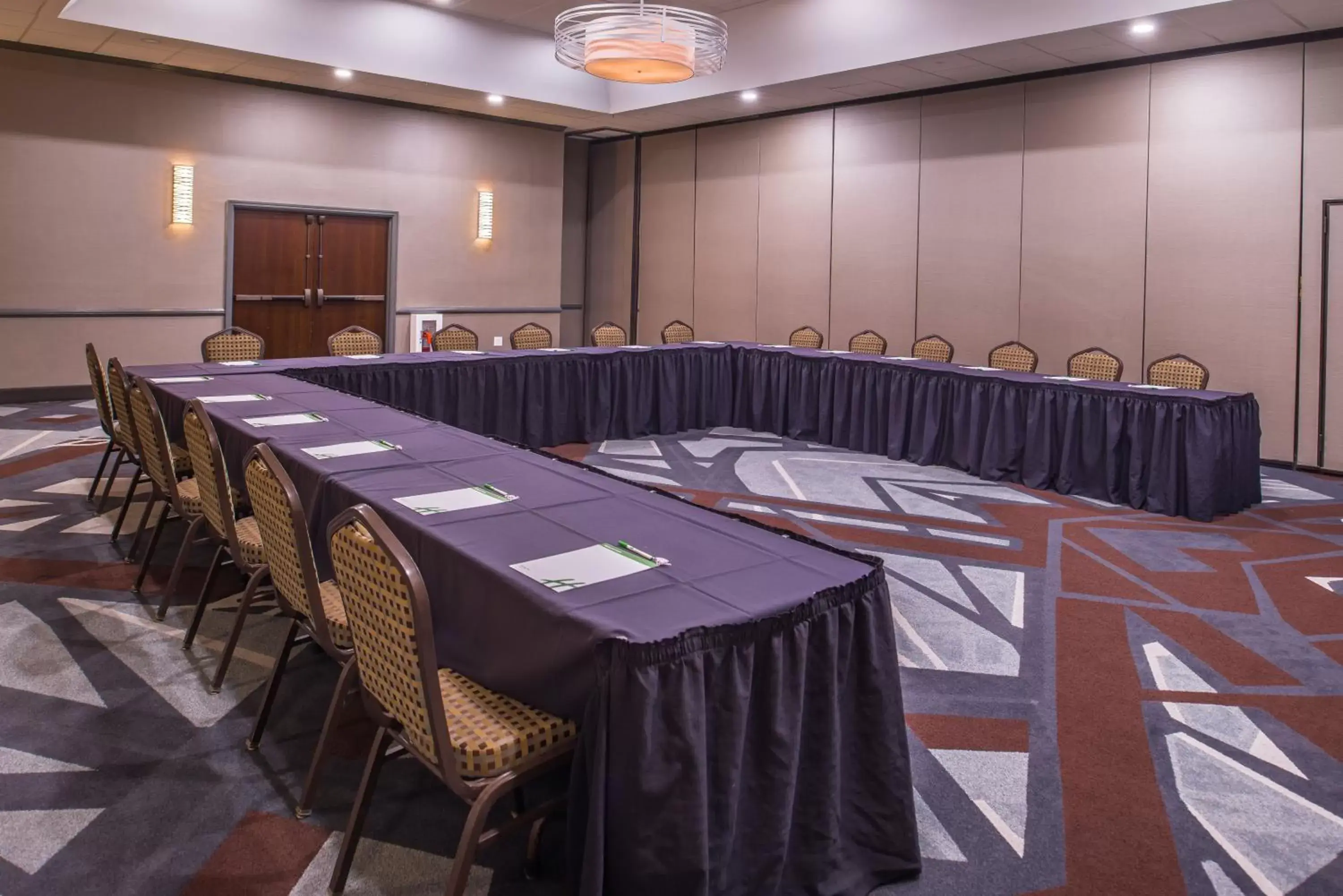 Meeting/conference room in Holiday Inn Auburn-Finger Lakes Region, an IHG Hotel