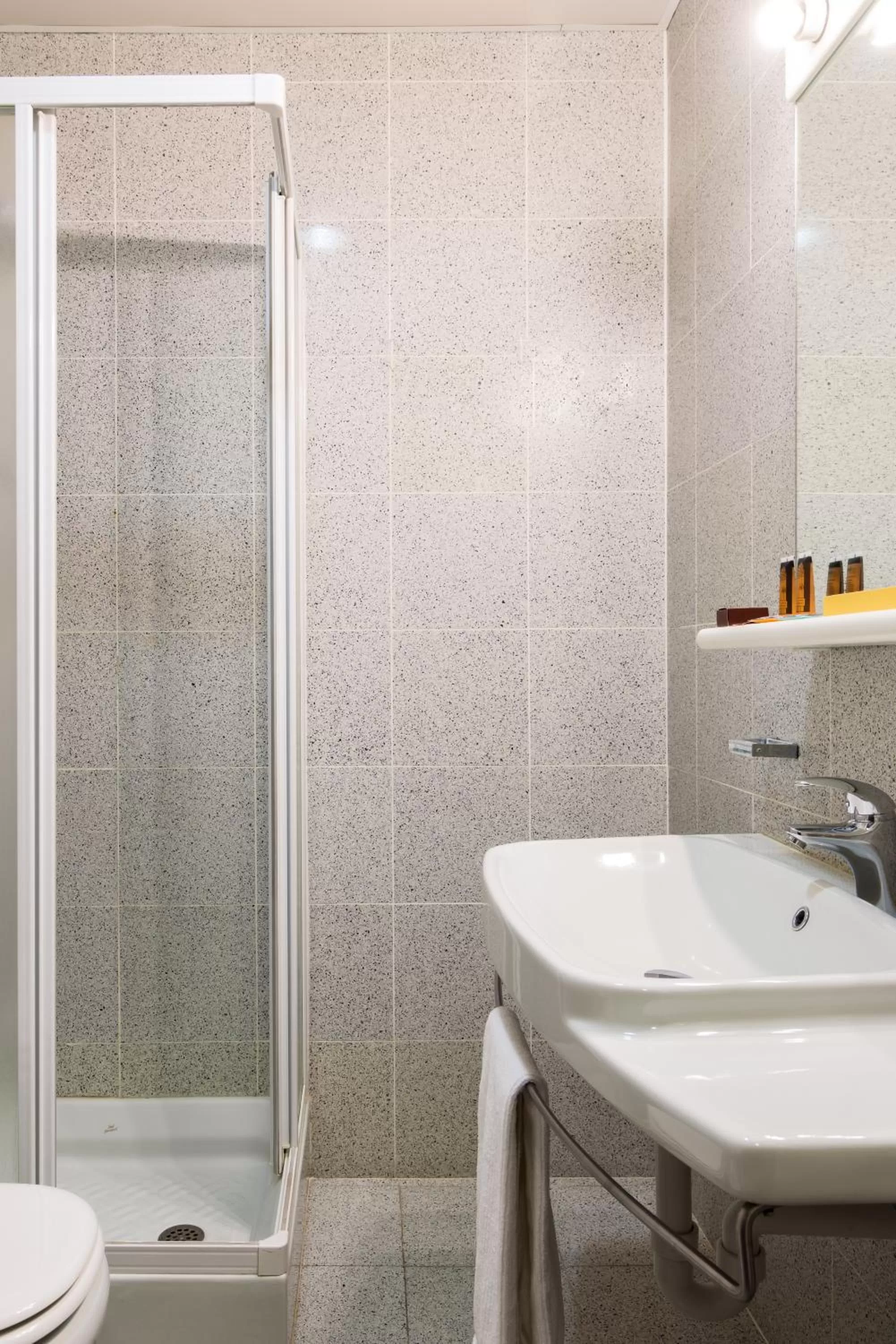 Shower in Hotel Tiziano - Gruppo Mini Hotel